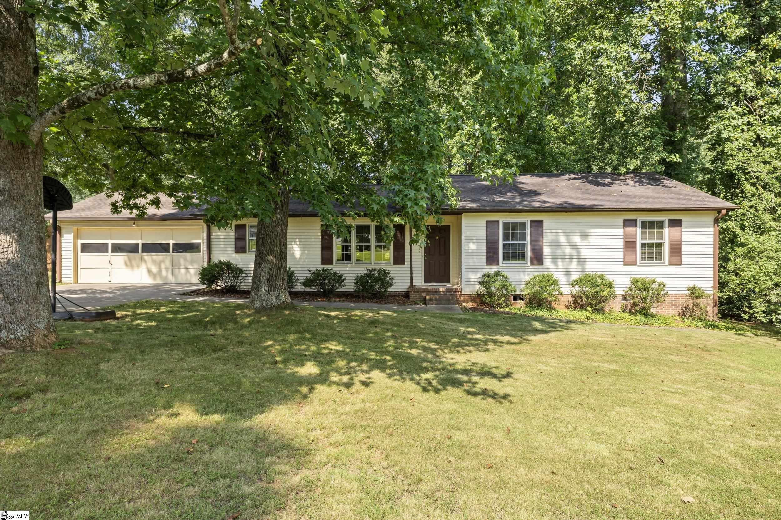 816 Brentwood Way Simpsonville, SC 29680