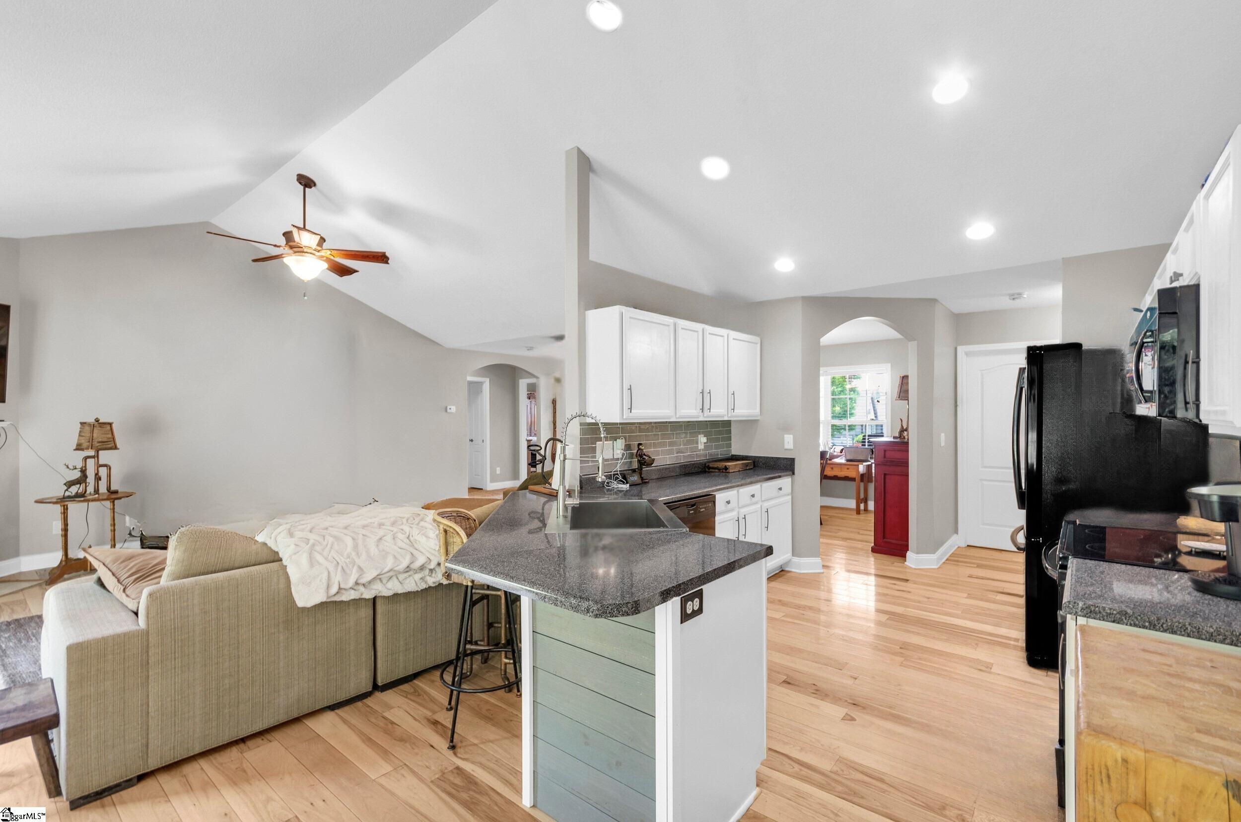 32 Berry Pine Court Taylors, SC 29687