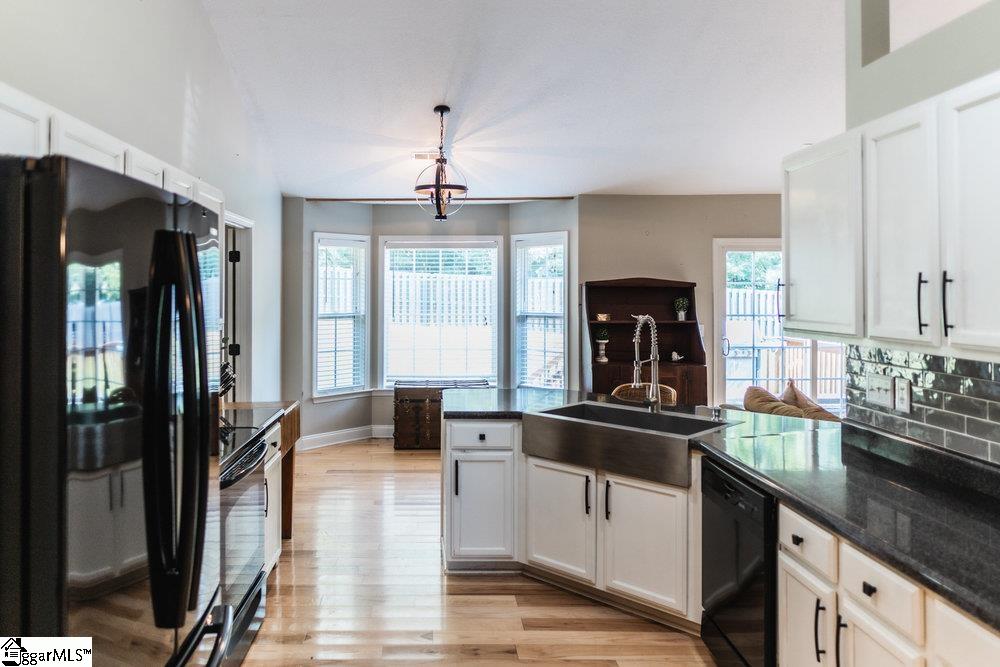 32 Berry Pine Court Taylors, SC 29687