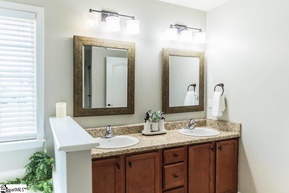 32 Berry Pine Court Taylors, SC 29687