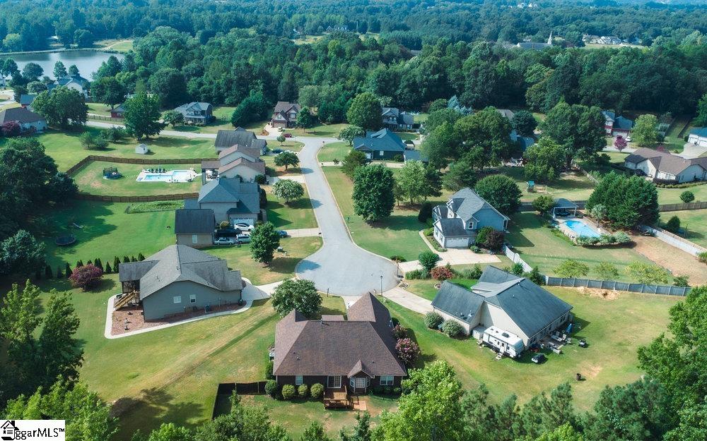 32 Berry Pine Court Taylors, SC 29687