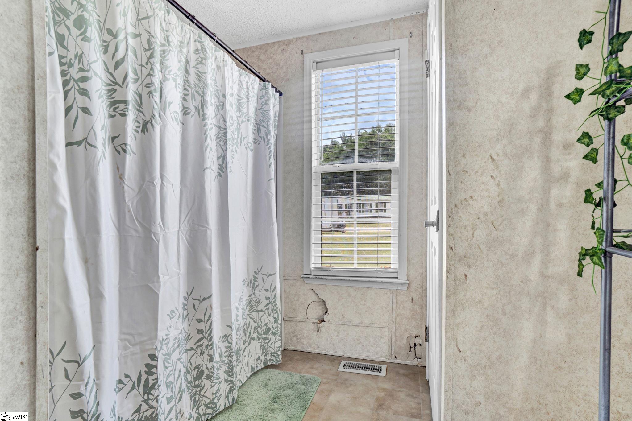 149 Pleasant Cove Drive Woodruff, SC 29388