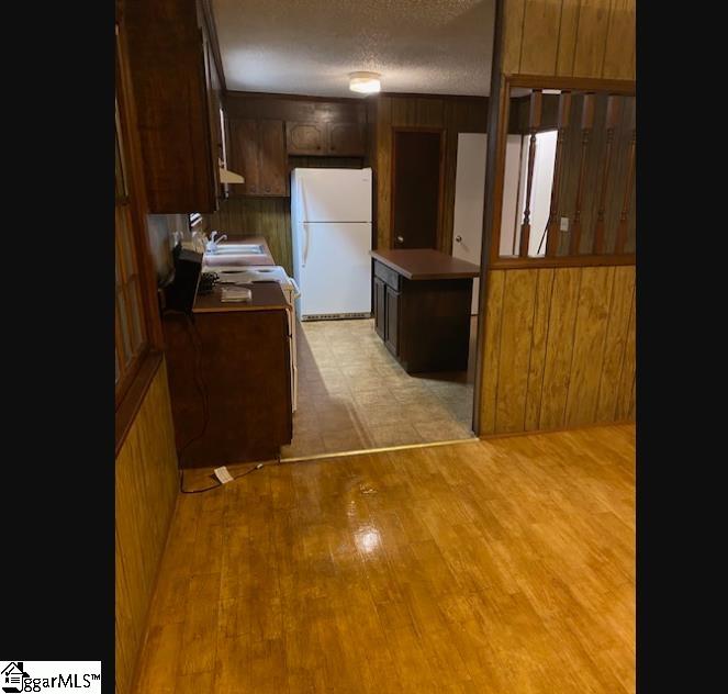 807 W Hampton Street Laurens, SC 29360-2223