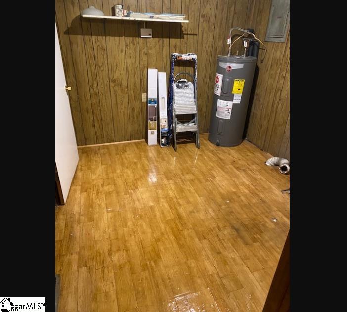 807 W Hampton Street Laurens, SC 29360-2223
