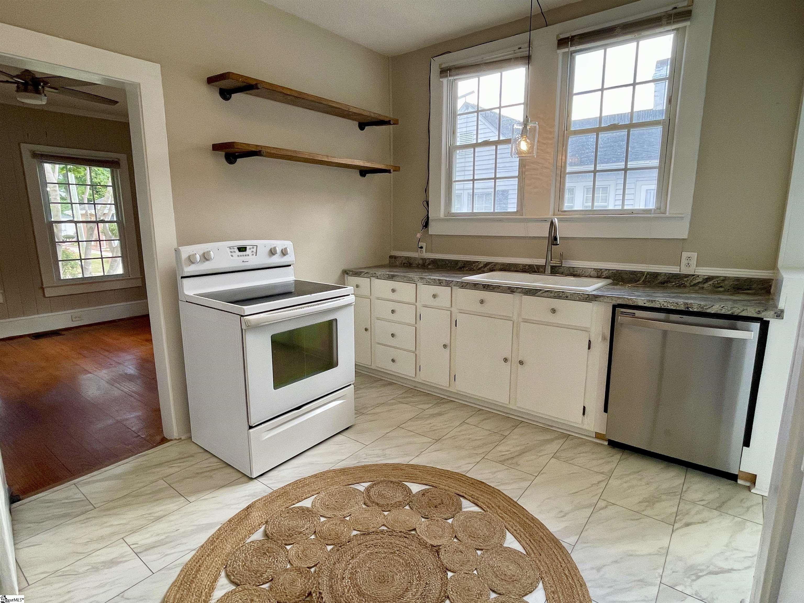 108 Moreland Avenue Laurens, SC 29360