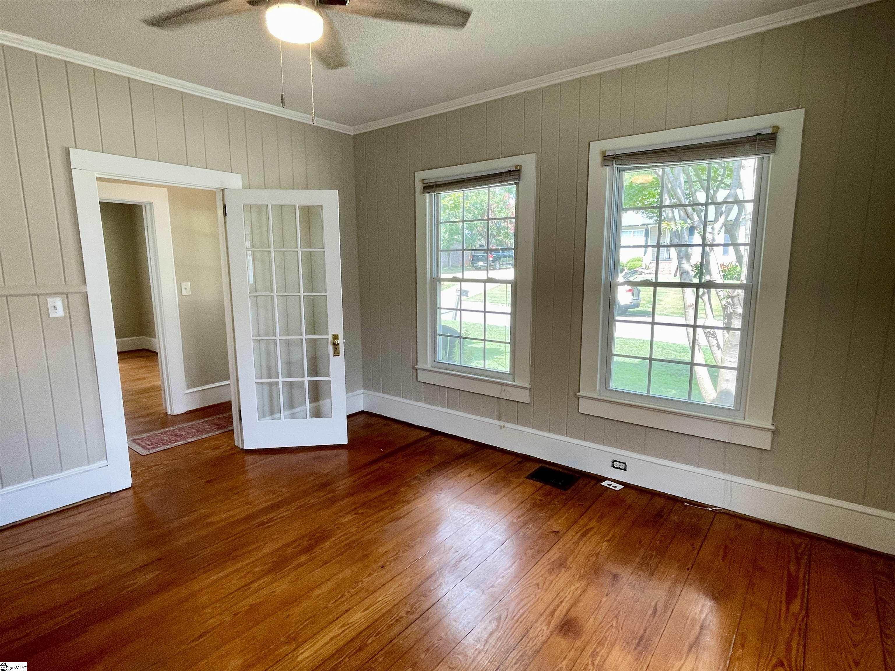 108 Moreland Avenue Laurens, SC 29360