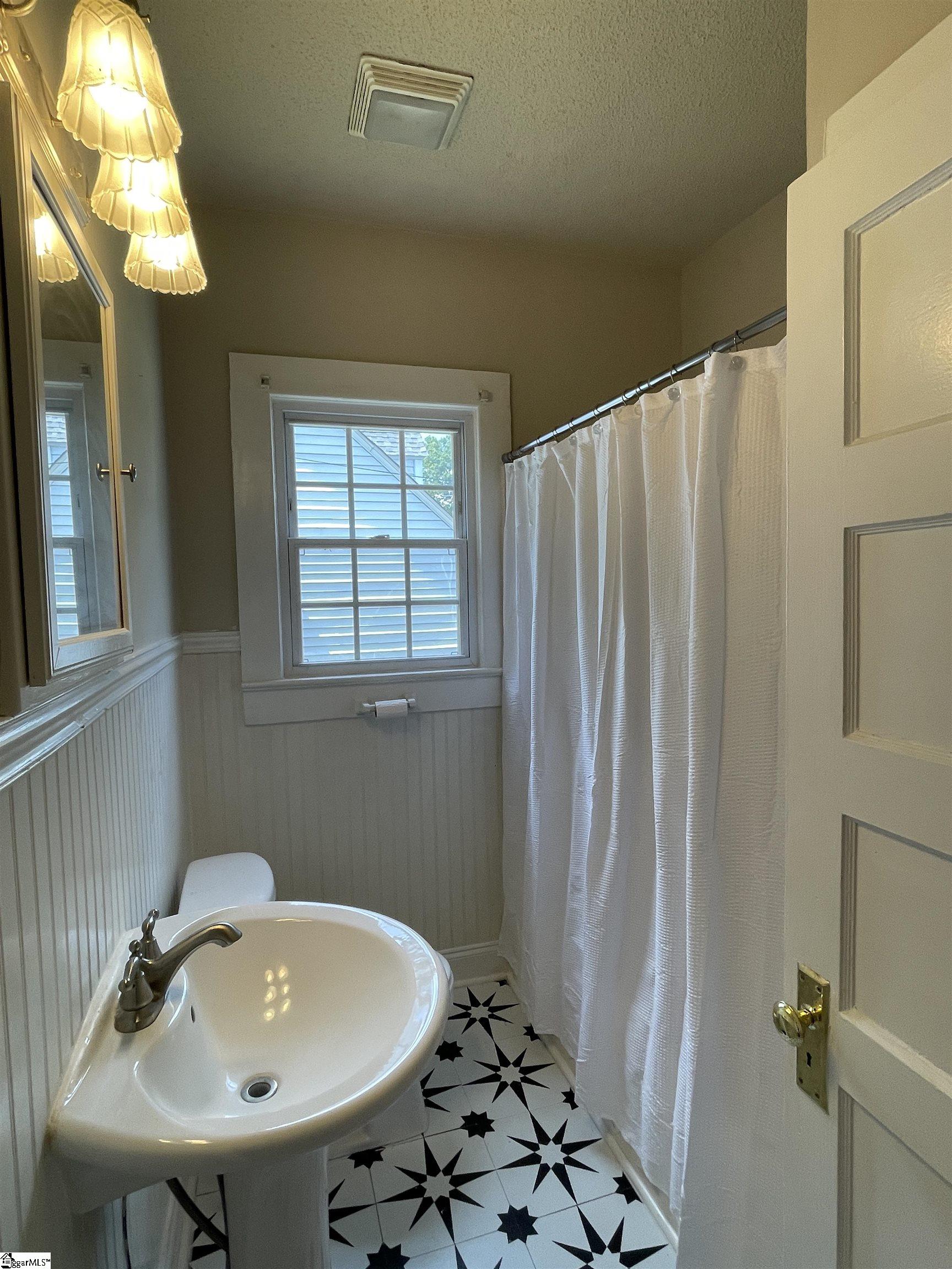 108 Moreland Avenue Laurens, SC 29360