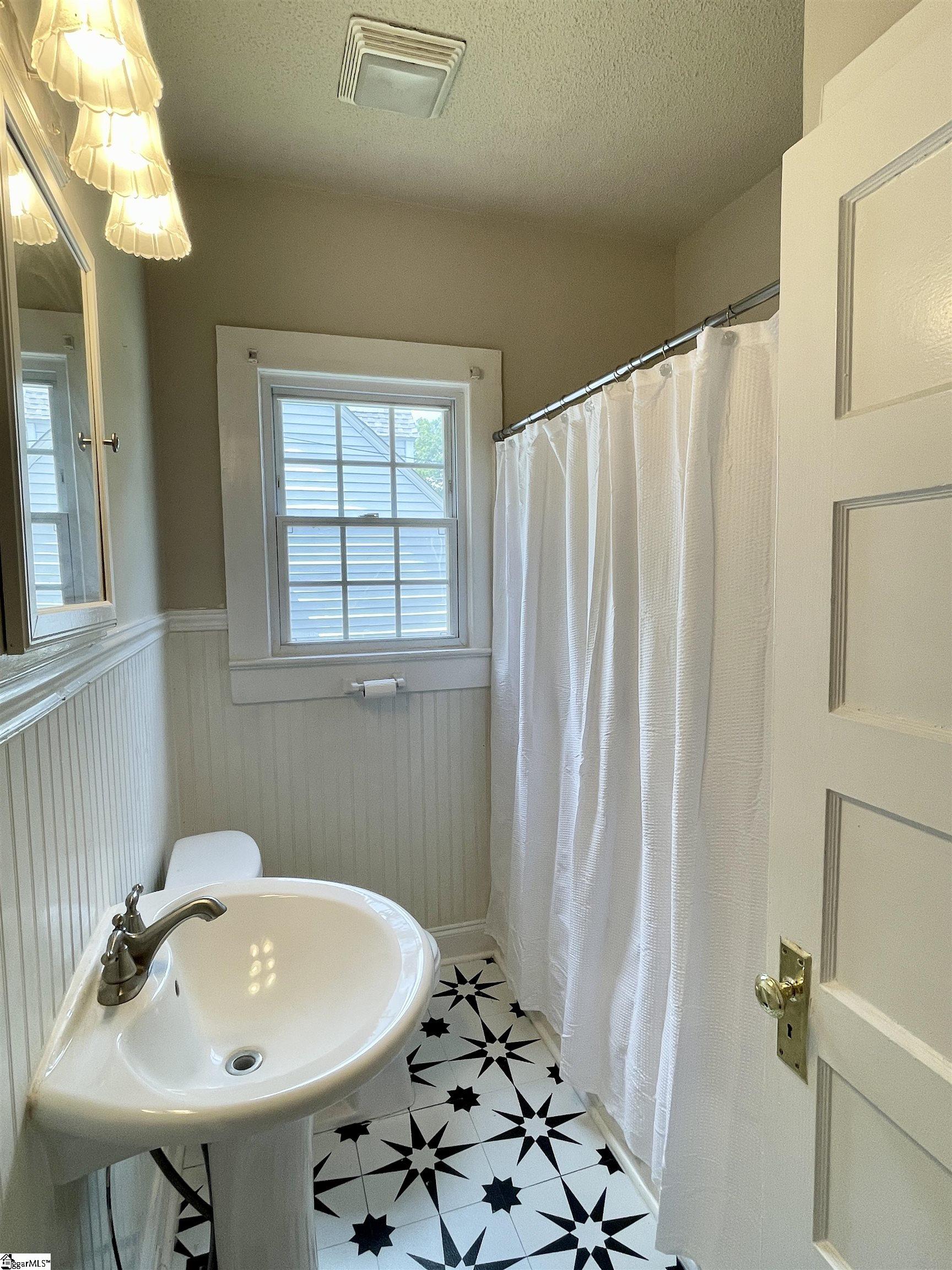 108 Moreland Avenue Laurens, SC 29360