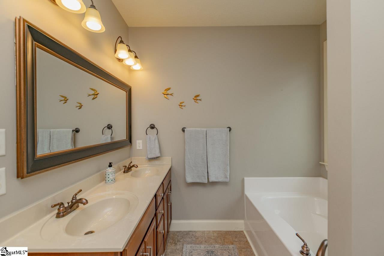 240 Catskill Drive Taylors, SC 29687