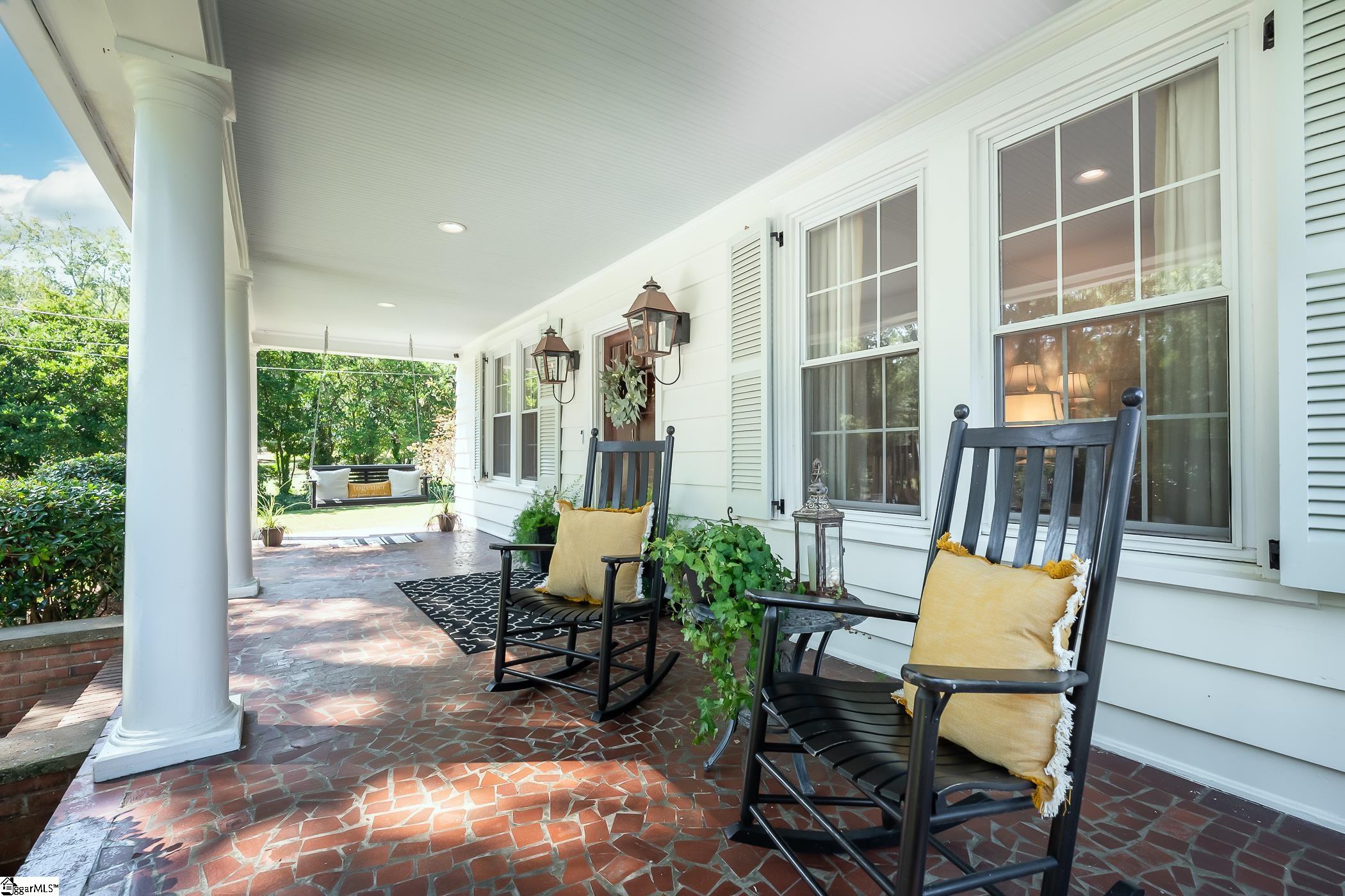 102 Todd Avenue Laurens, SC 29360