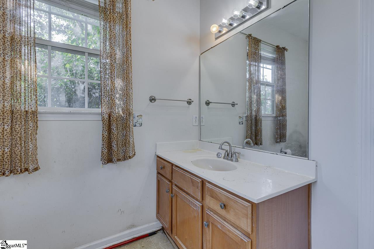 141 Largess Lane Piedmont, SC 29673