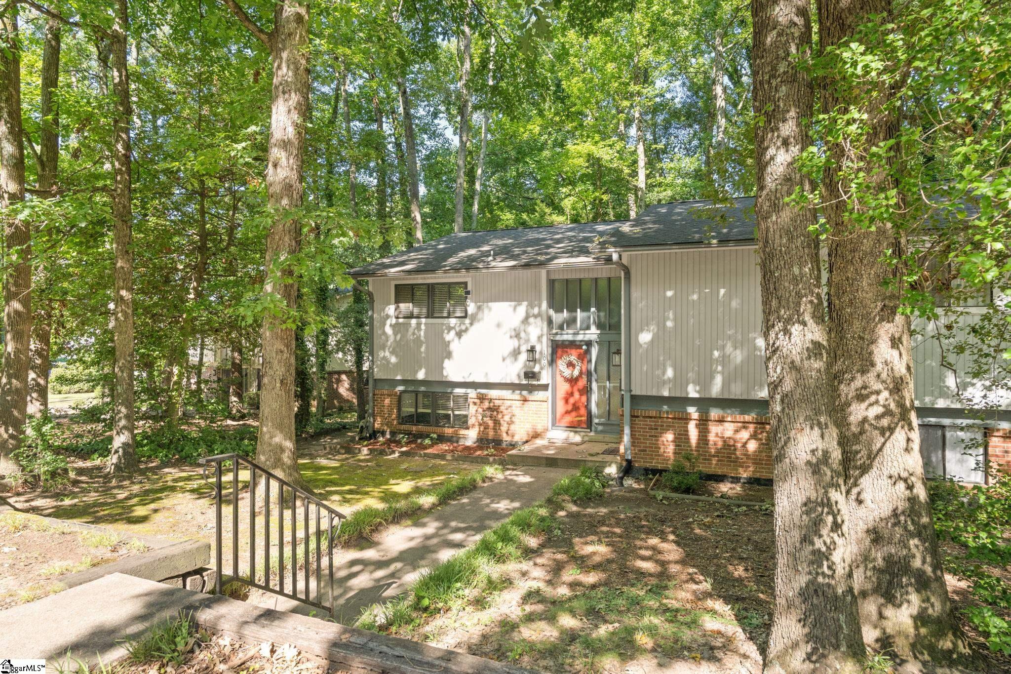 100 Briarview Circle Greenville, SC 29615