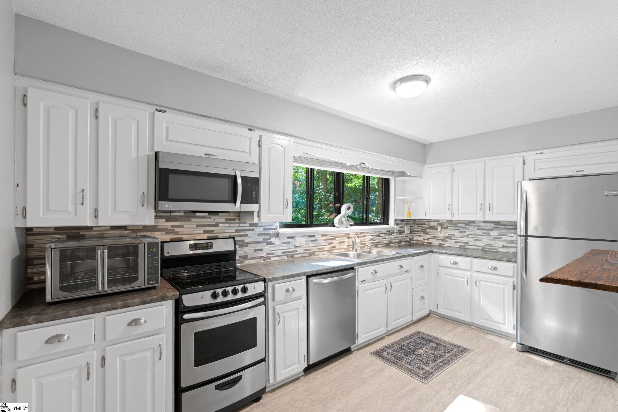 100 Briarview Circle Greenville, SC 29615