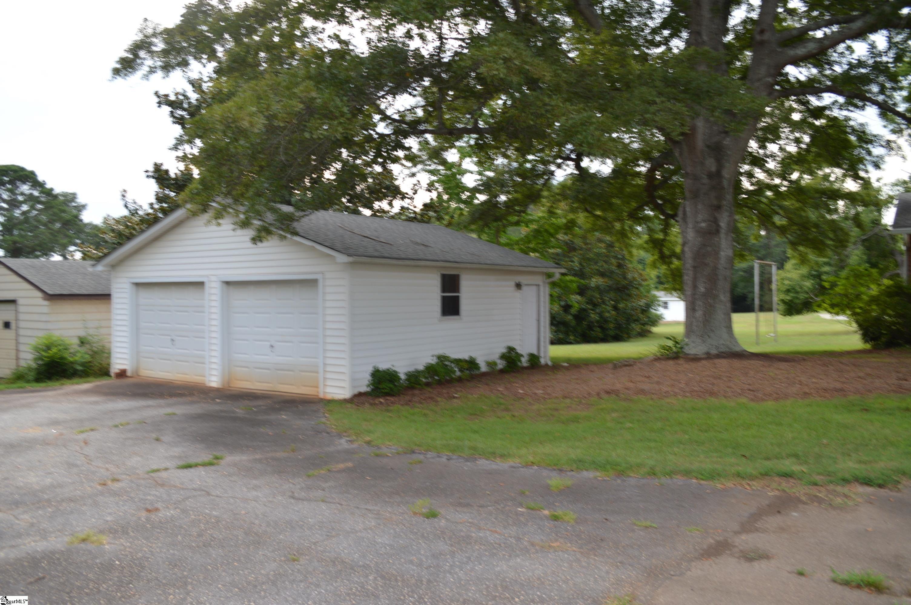 2462 E Blackstock Road Roebuck, SC 29376