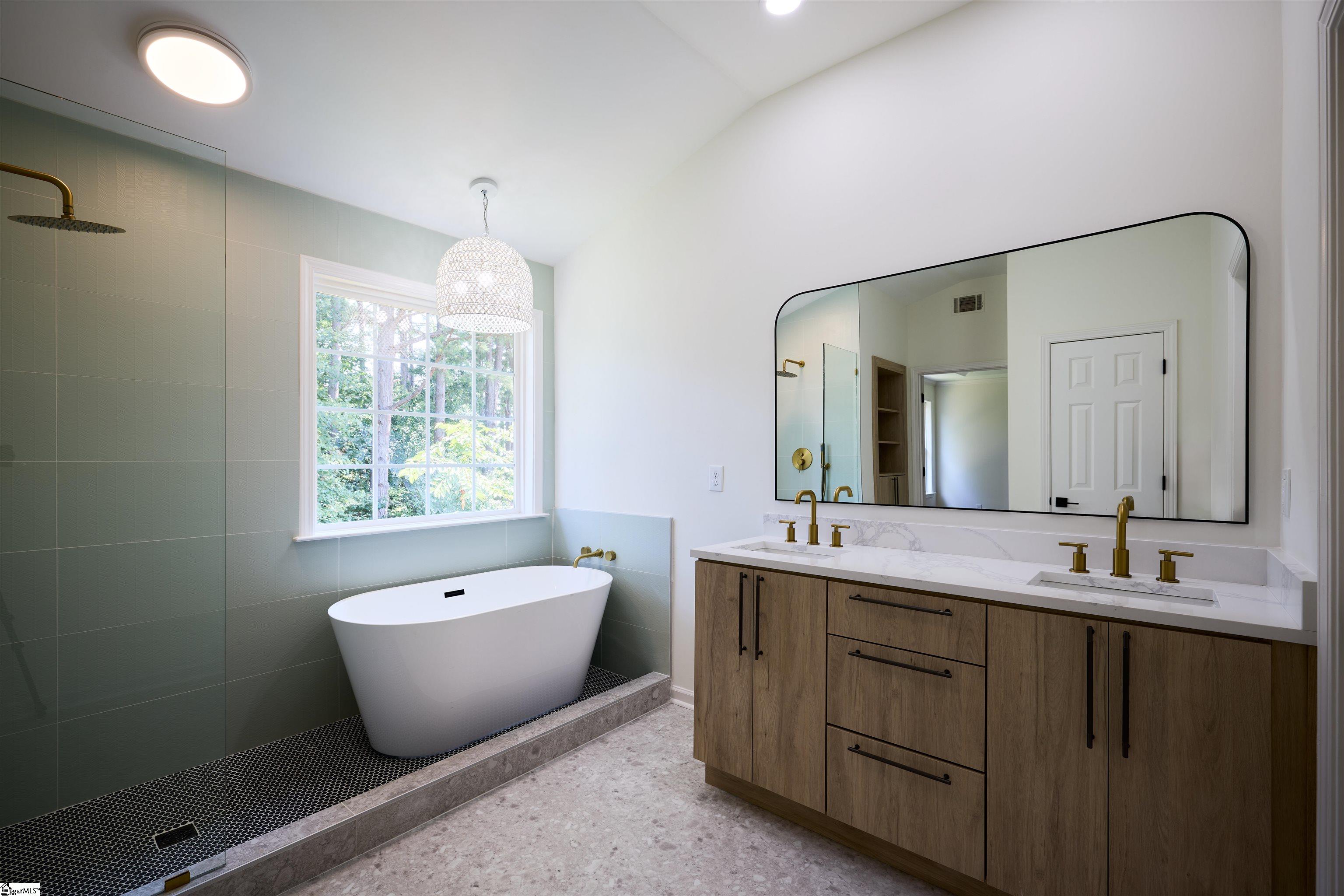 307 Woodruff Lake Way Simpsonville, SC 29681-5186