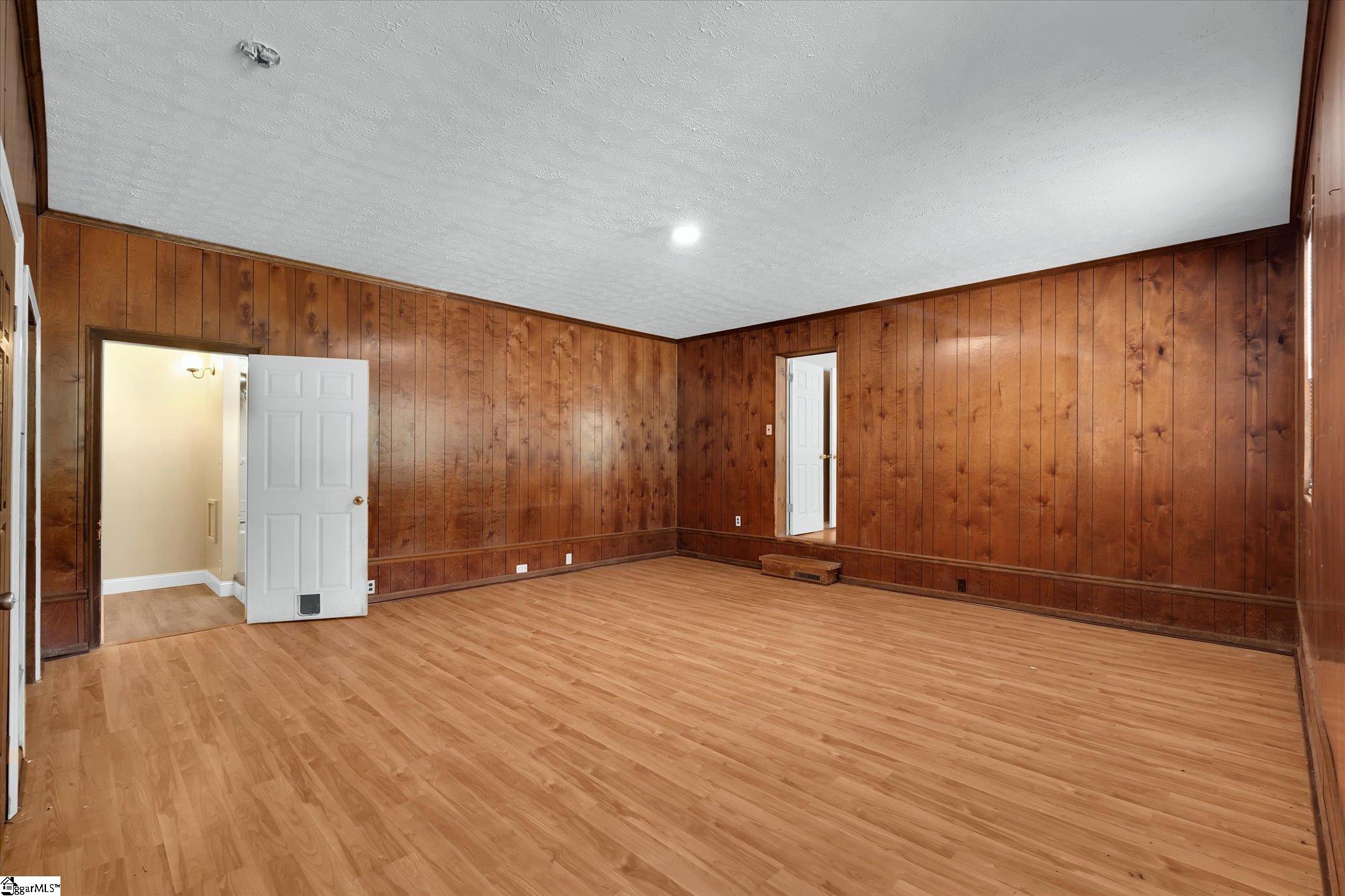 4208 Old Buncombe Road Greenville, SC 29617-7522