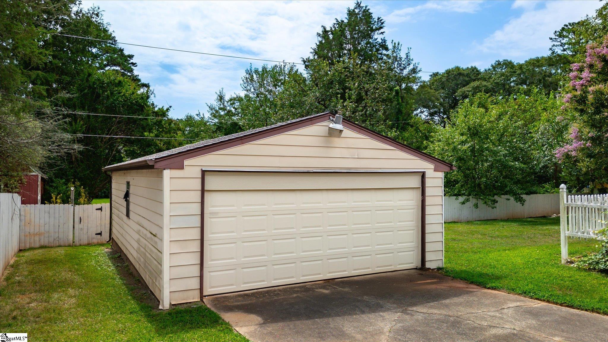 4208 Old Buncombe Road Greenville, SC 29617-7522
