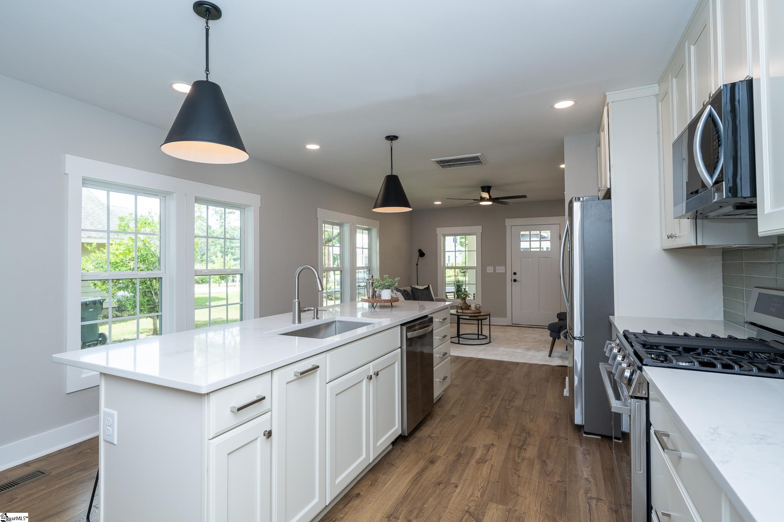 309 Beechwood Avenue Greenville, SC 29607