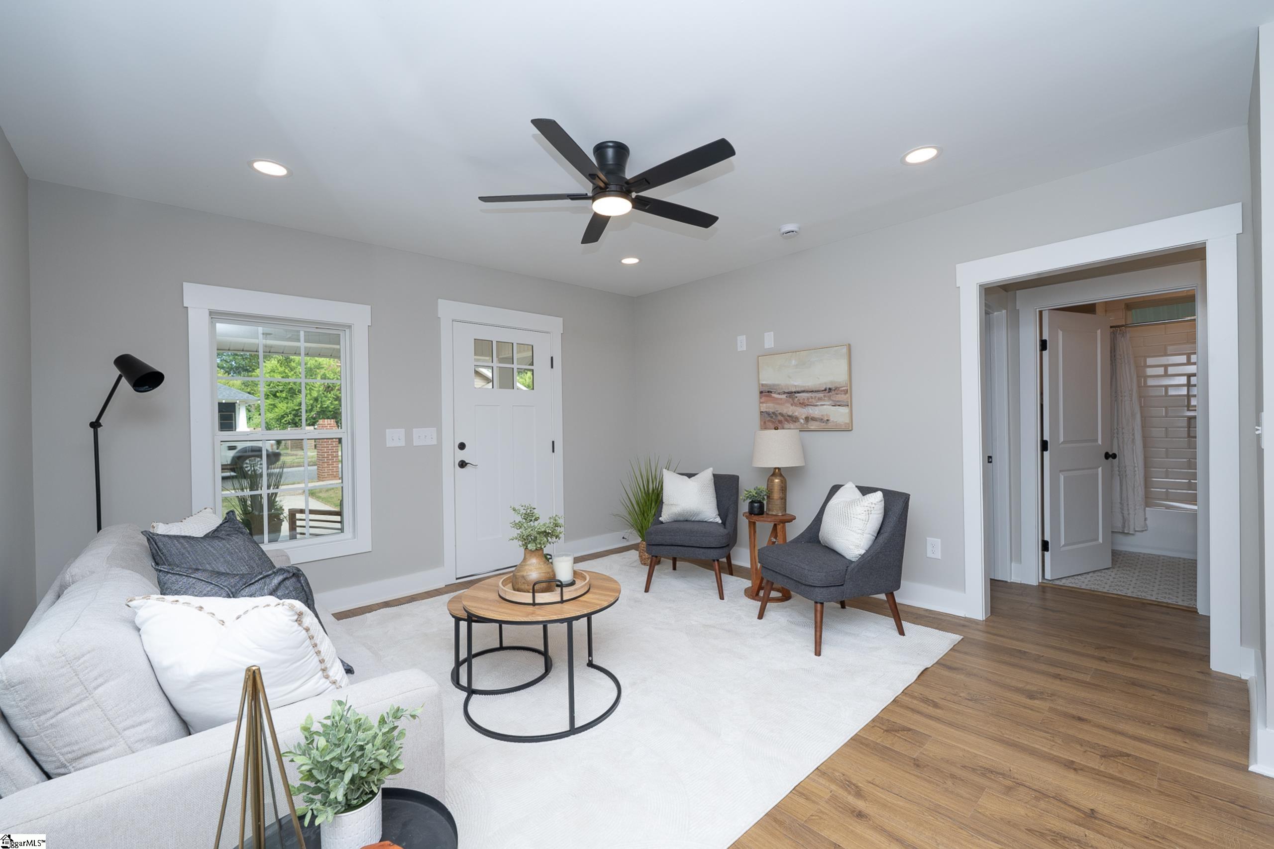 309 Beechwood Avenue Greenville, SC 29607