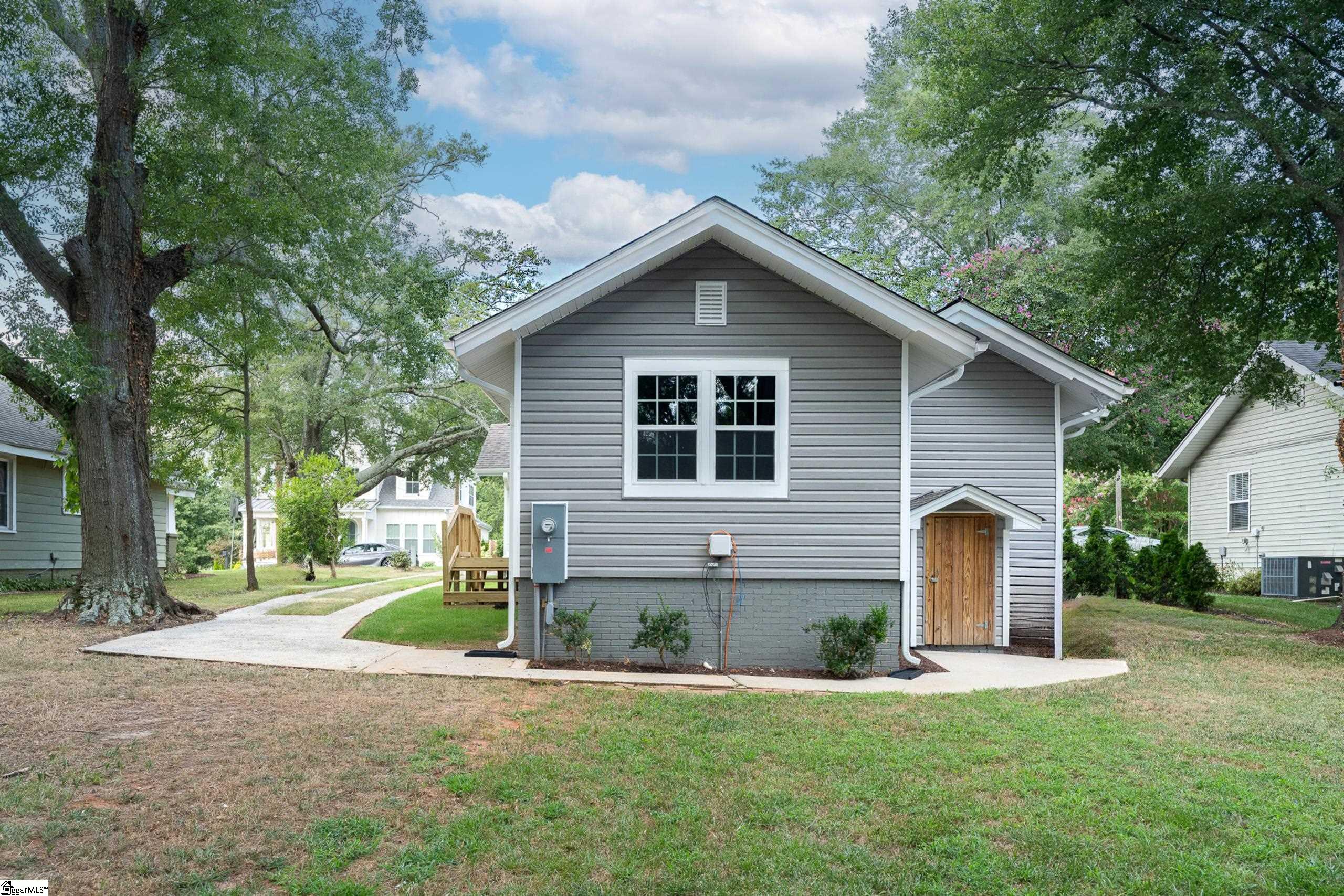 309 Beechwood Avenue Greenville, SC 29607