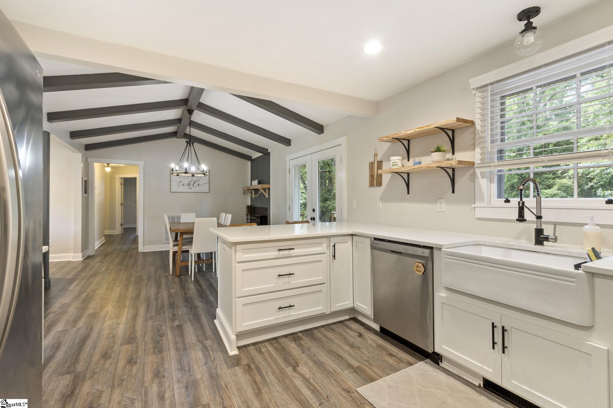 6 N Oak Forest Drive Greenville, SC 29617