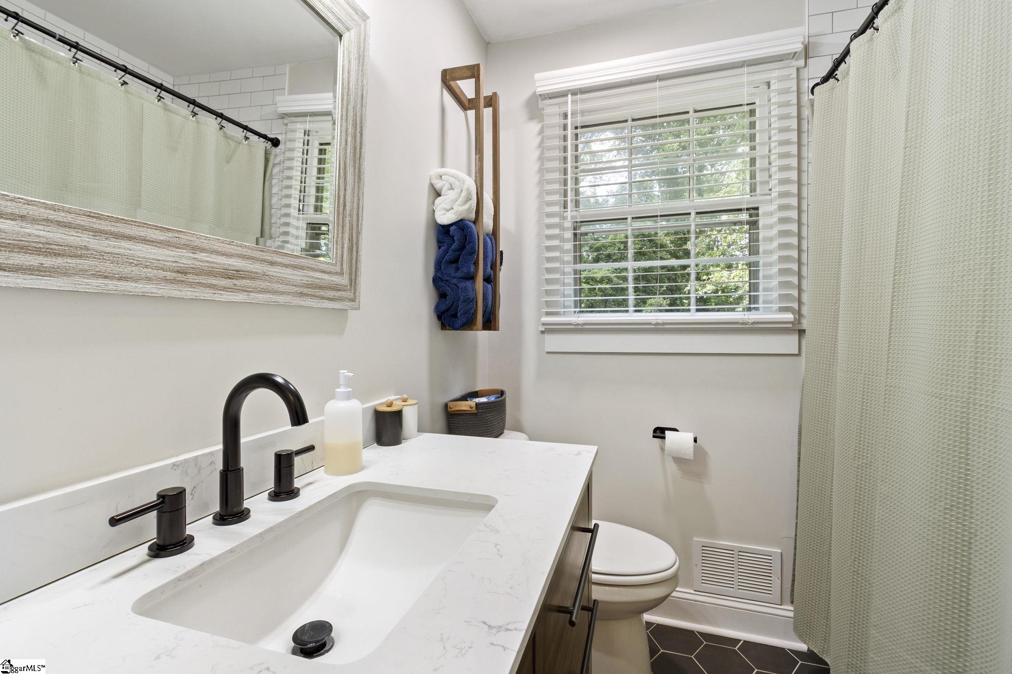 6 N Oak Forest Drive Greenville, SC 29617