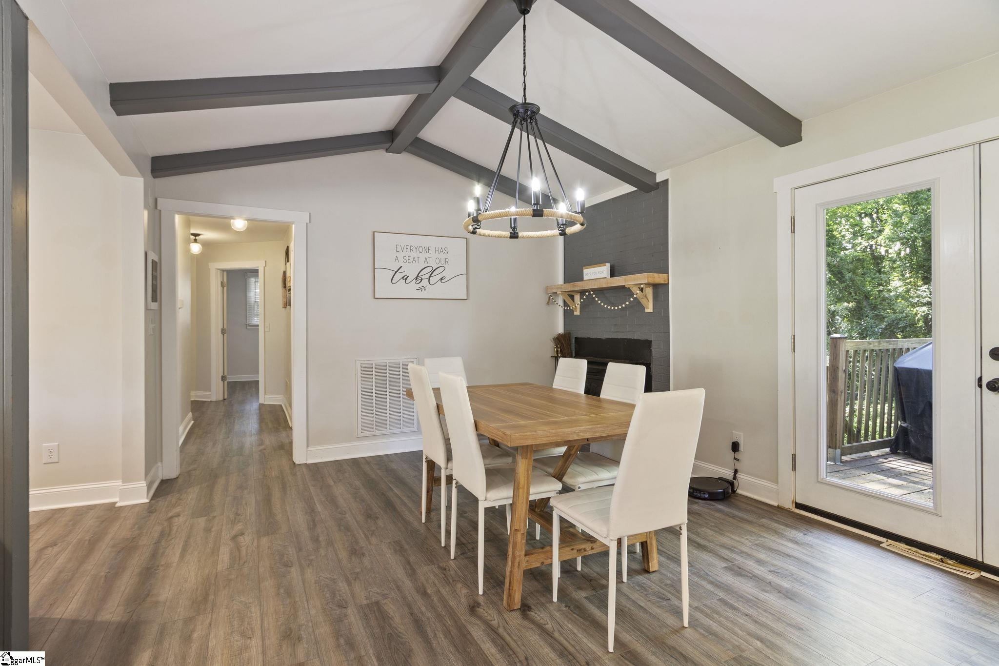 6 N Oak Forest Drive Greenville, SC 29617
