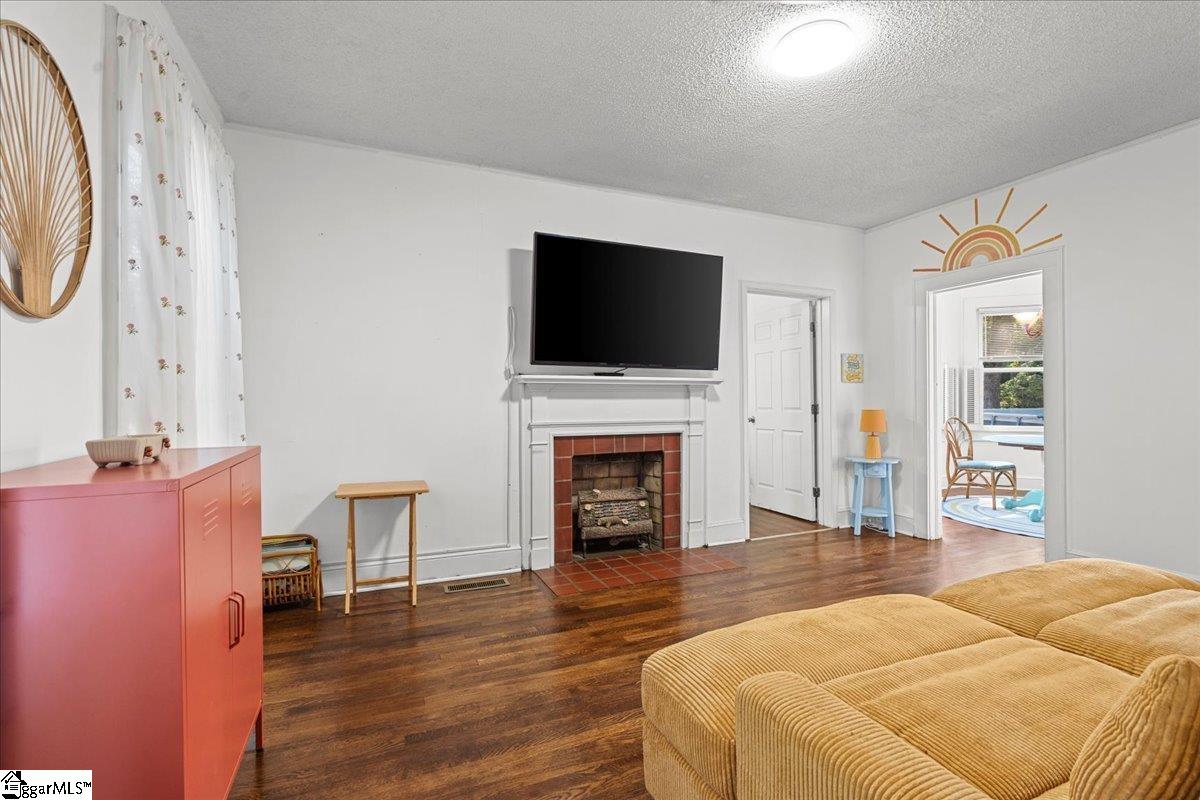 803 S Limestone Street Gaffney, SC 29341