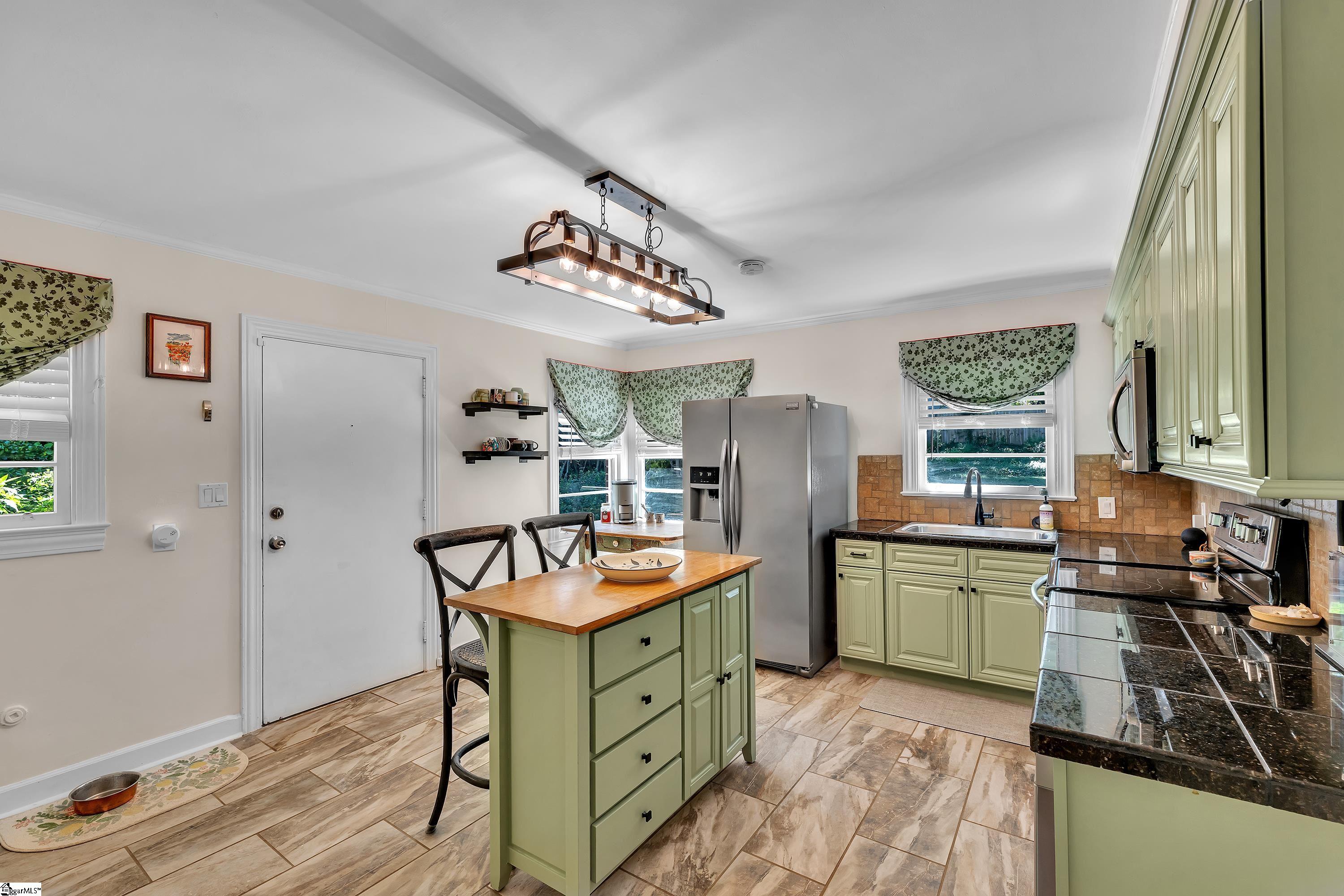 70 Lake Forest Drive Greenville, SC 29609