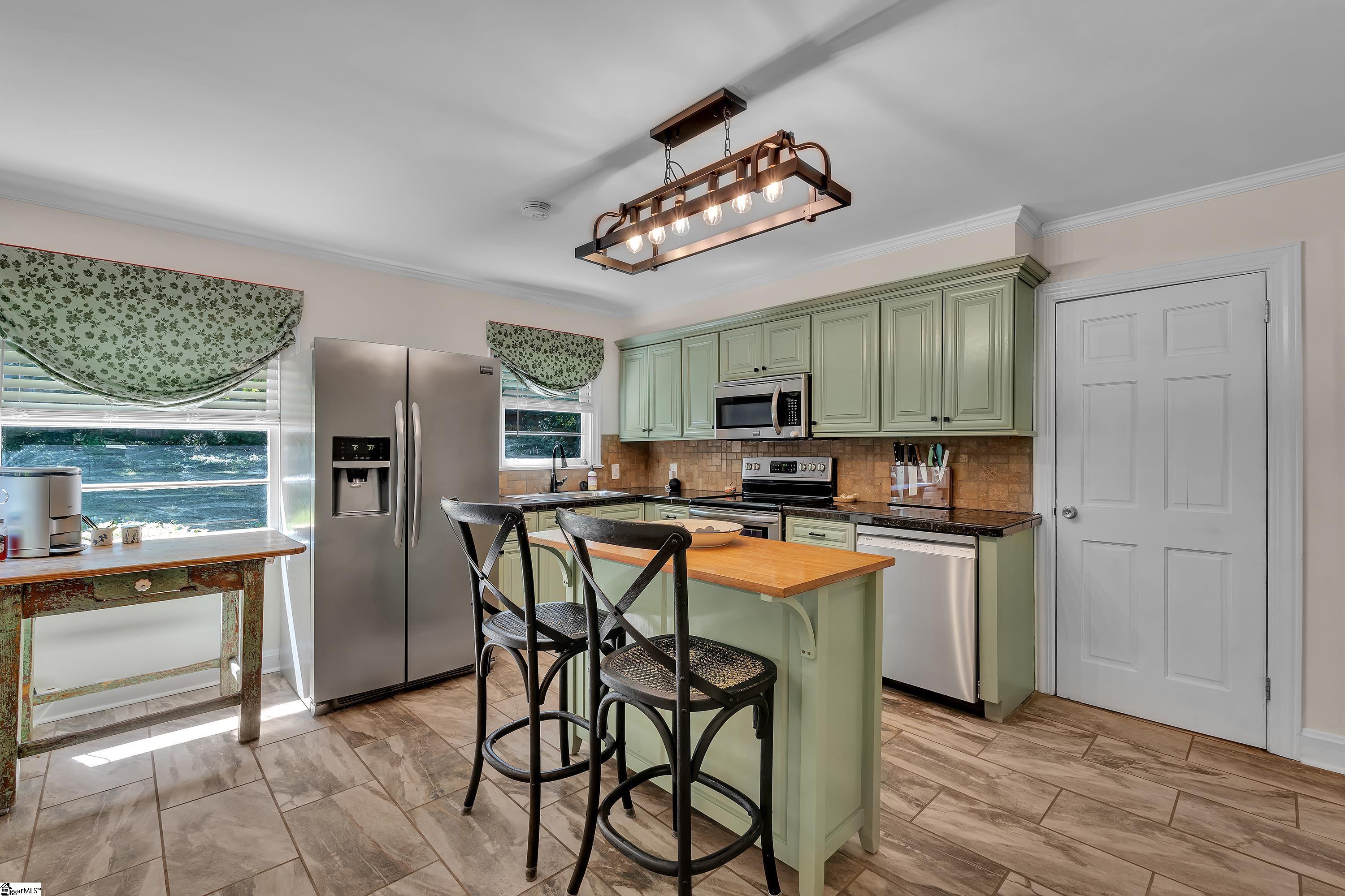 70 Lake Forest Drive Greenville, SC 29609