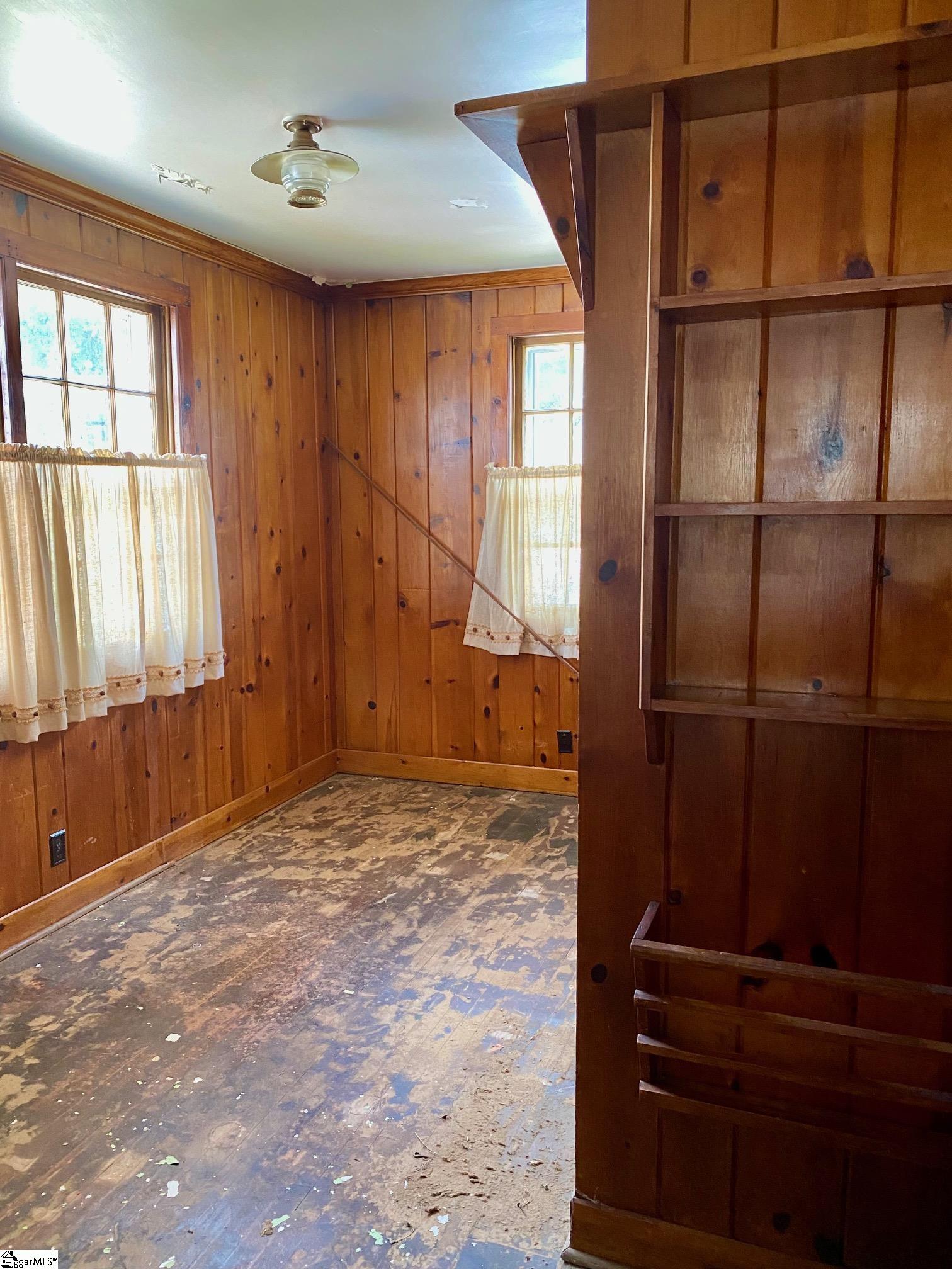 18 Amherst Avenue Greenville, SC 29605