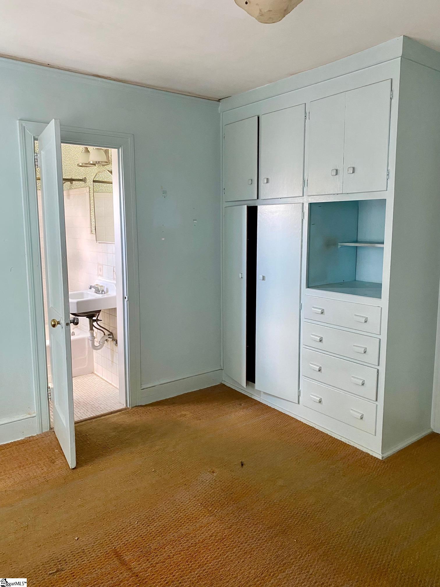 18 Amherst Avenue Greenville, SC 29605
