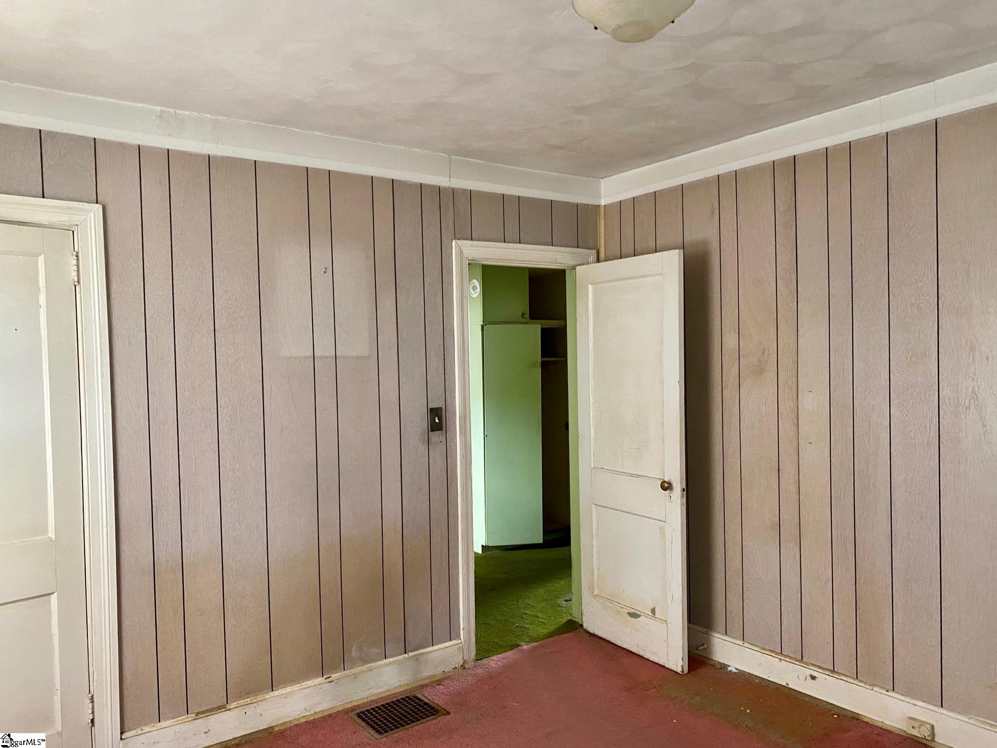18 Amherst Avenue Greenville, SC 29605