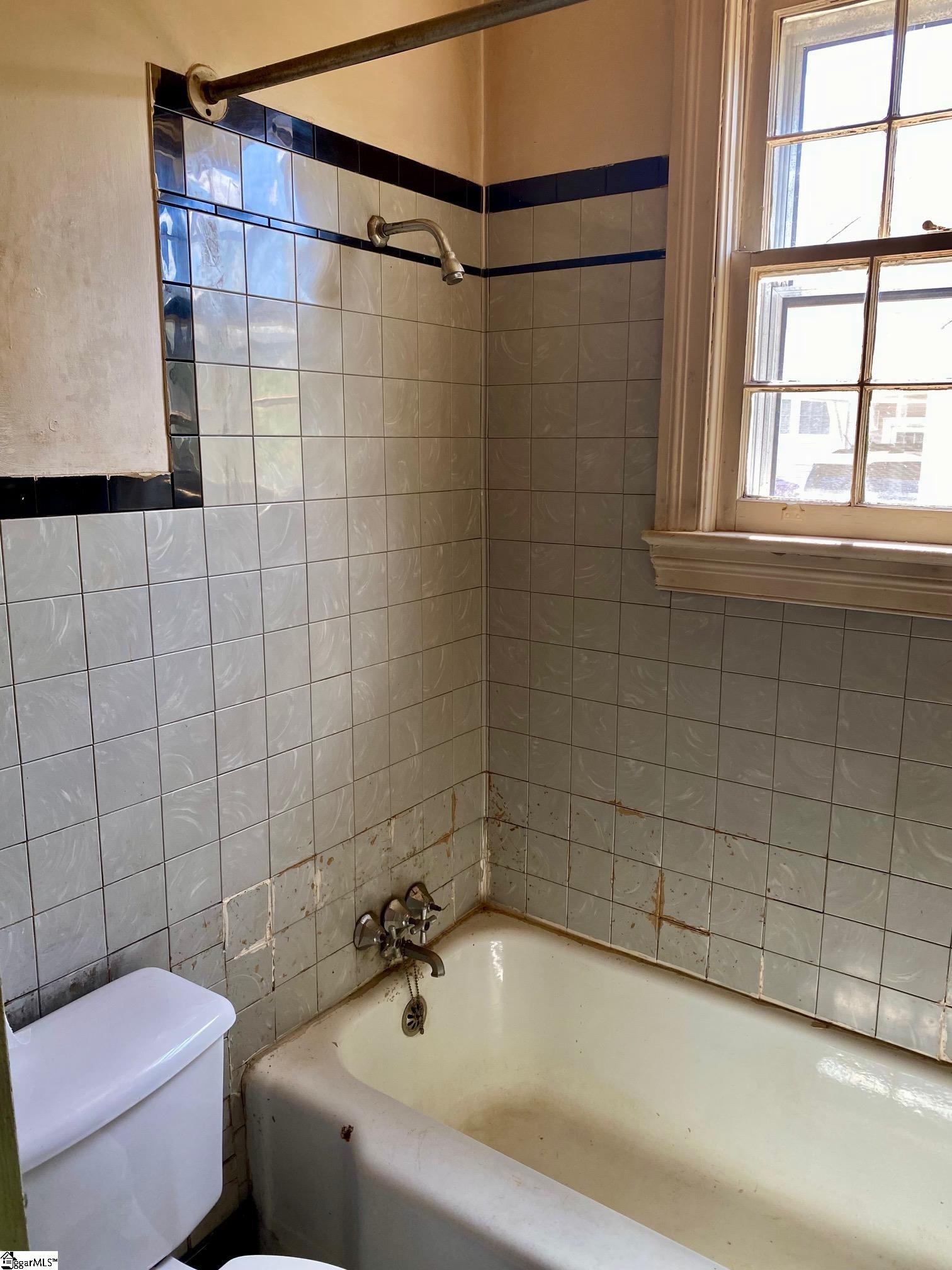 18 Amherst Avenue Greenville, SC 29605