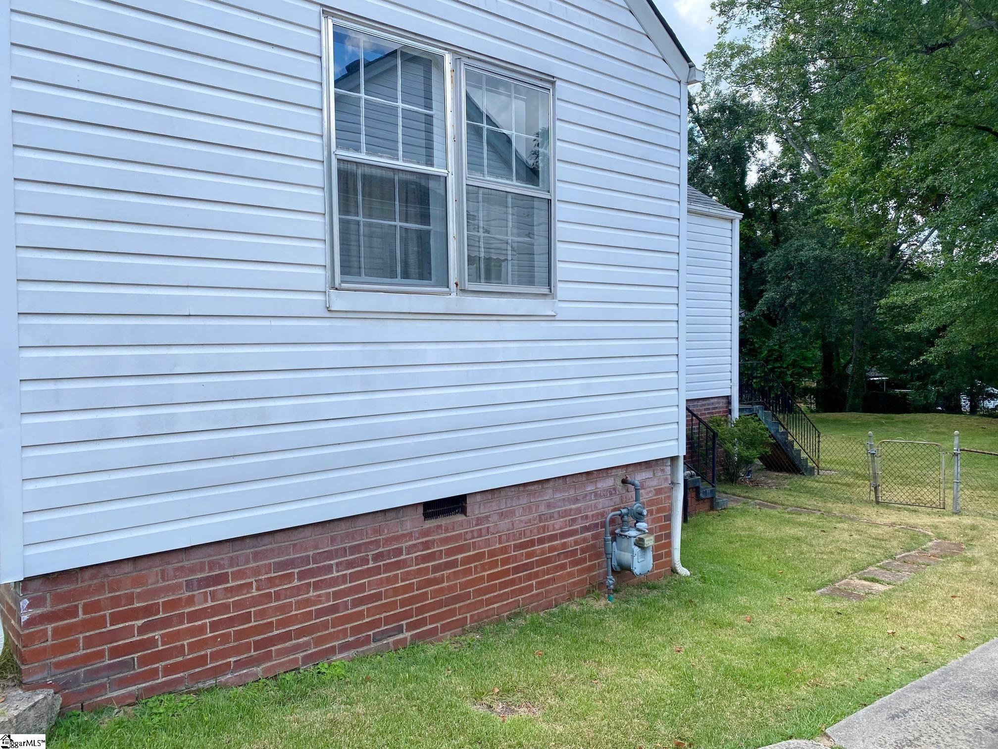 18 Amherst Avenue Greenville, SC 29605