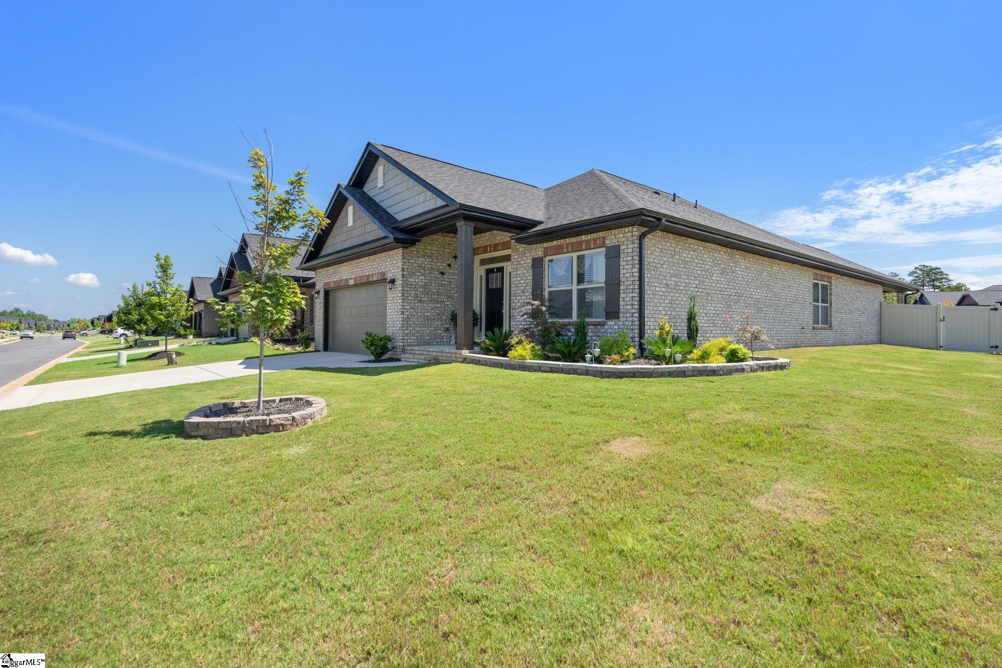 2 Woodcross Drive Simpsonville, SC 29681