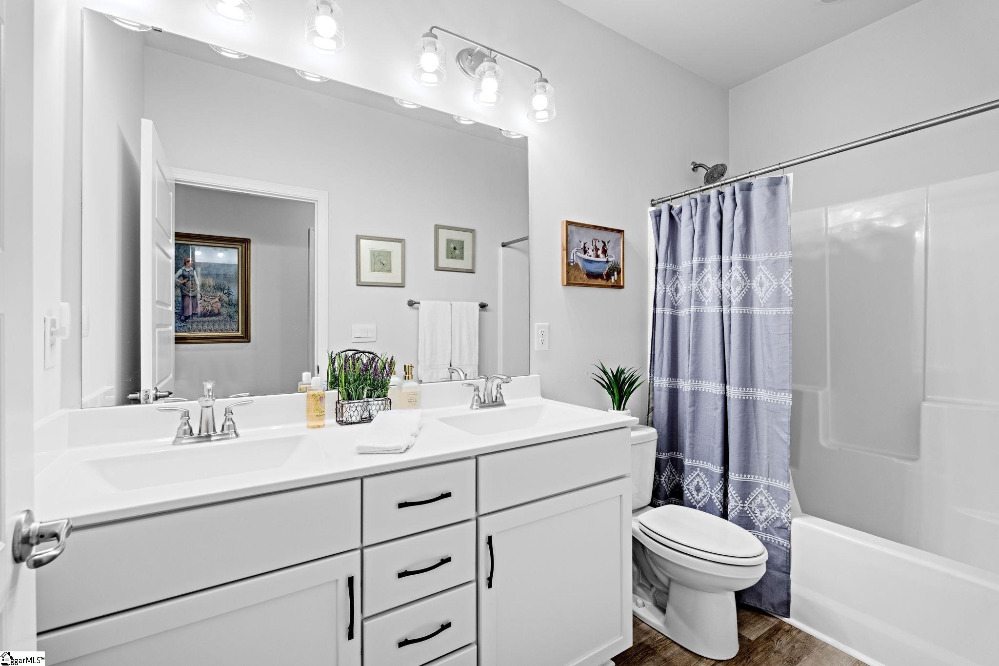 2 Woodcross Drive Simpsonville, SC 29681