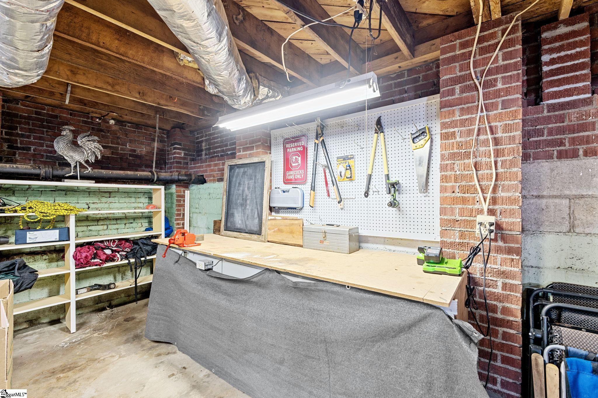2101 EAST East North Street Greenville, SC 29607