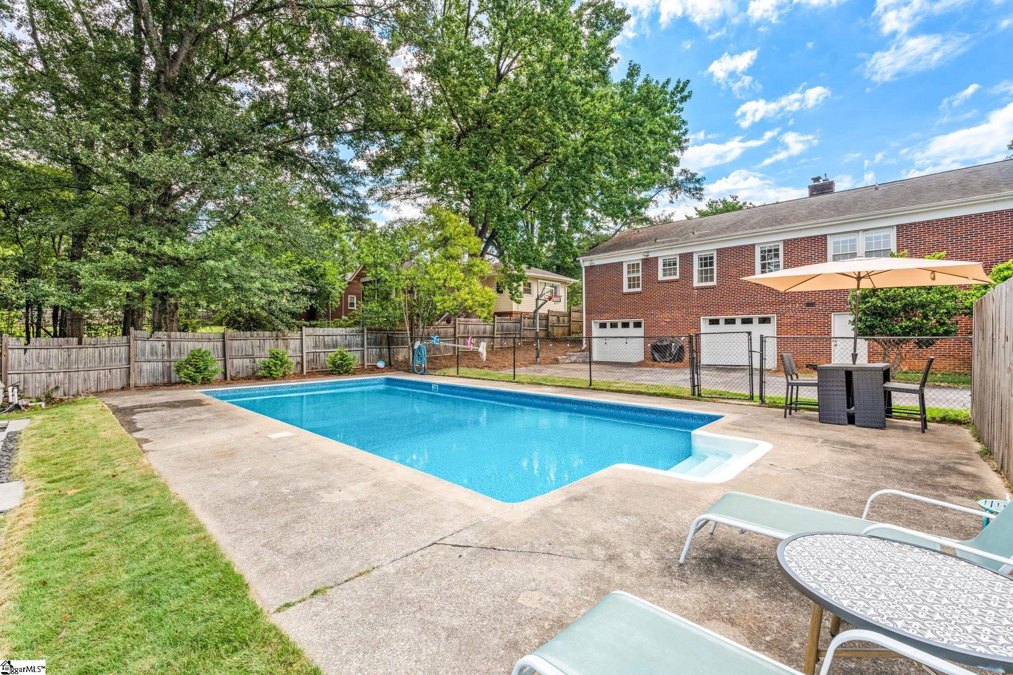 2101 EAST East North Street Greenville, SC 29607