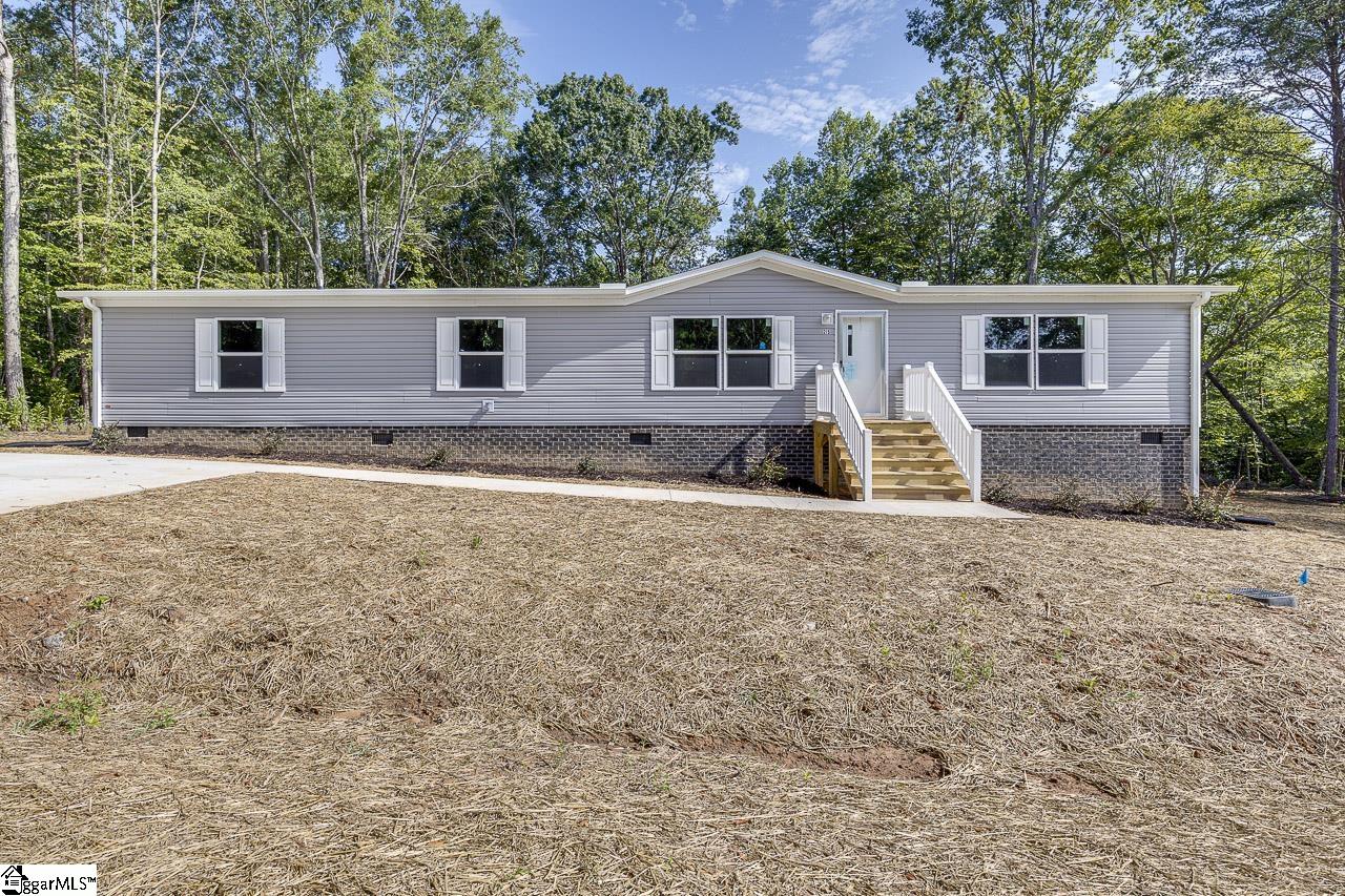 215 Tanglewood Way Gray Court, SC 29645