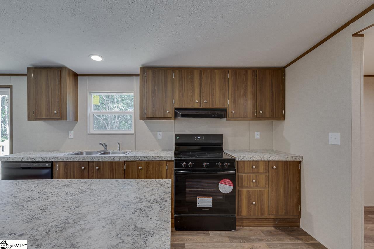 215 Tanglewood Way Gray Court, SC 29645