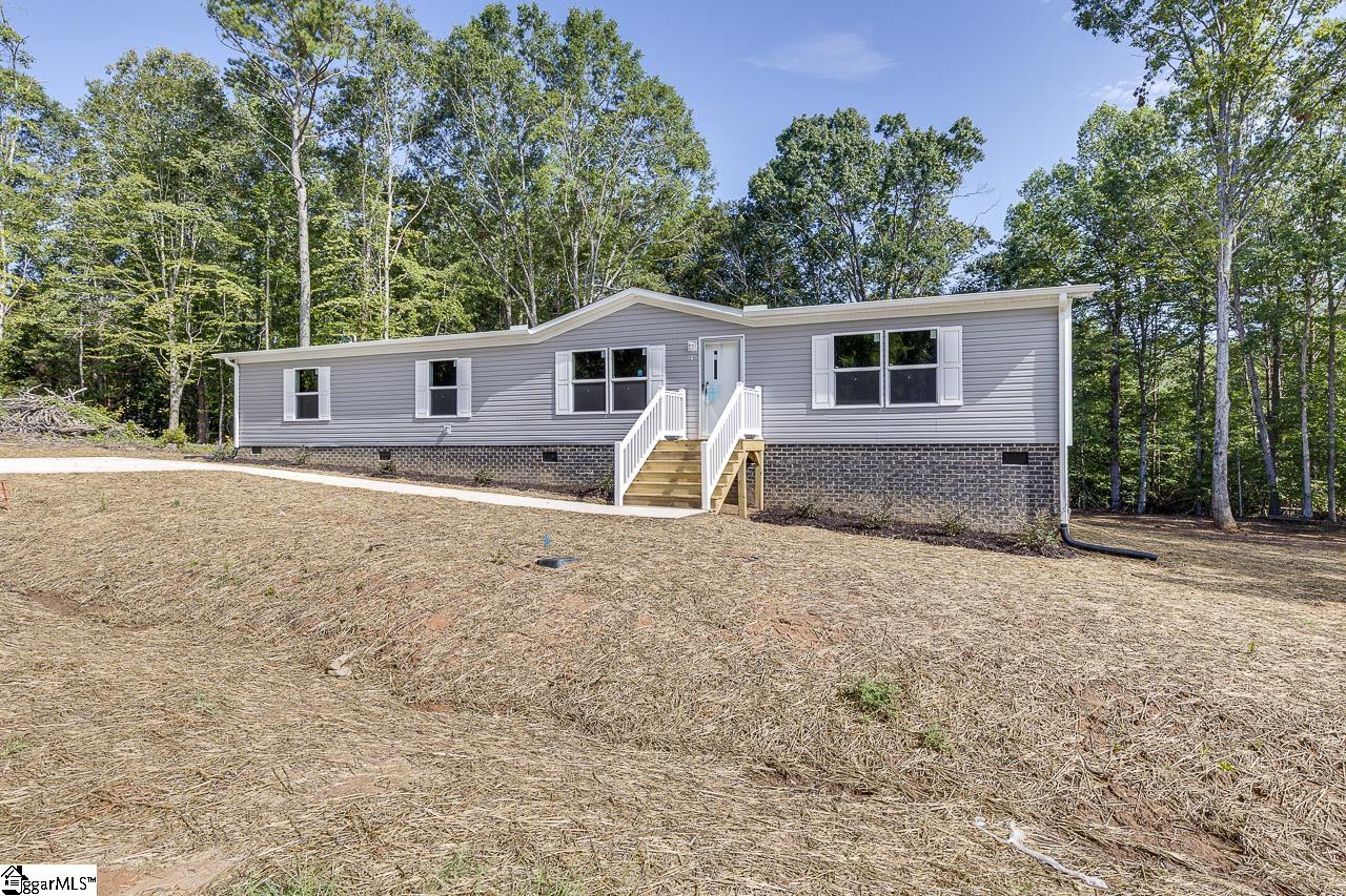 215 Tanglewood Way Gray Court, SC 29645