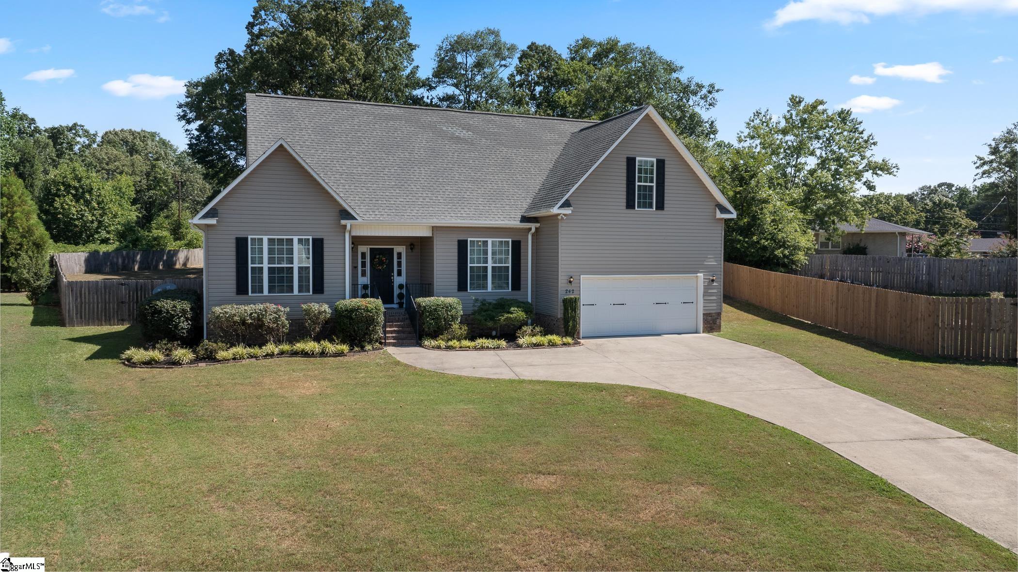 242 Hillcrest Commons Way Spartanburg, SC 29307