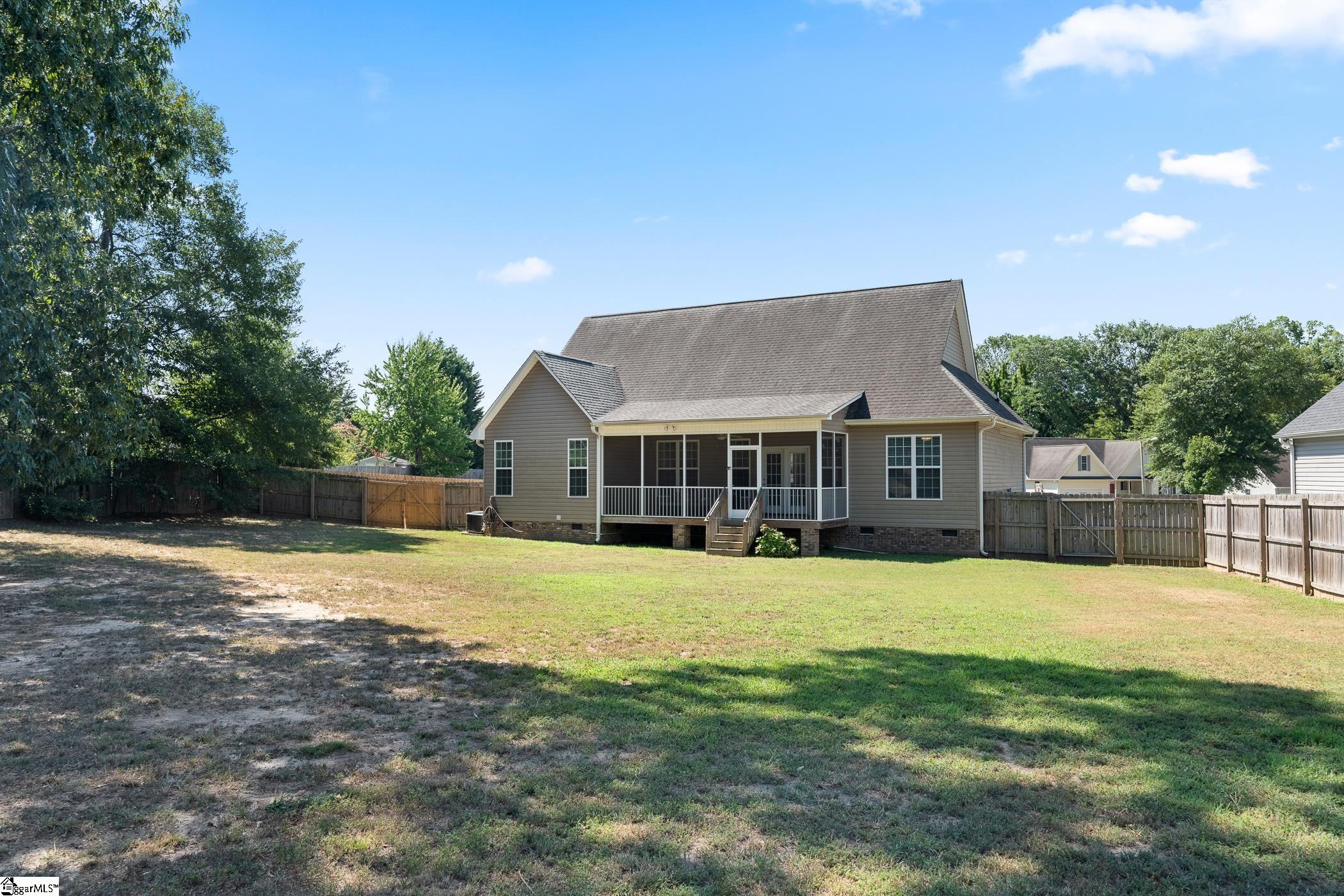 242 Hillcrest Commons Way Spartanburg, SC 29307