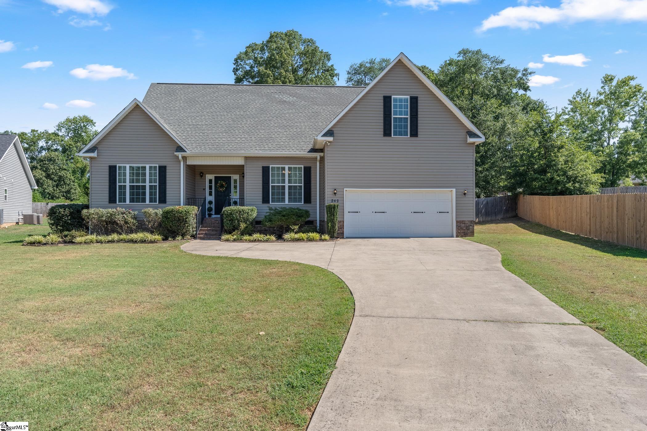 242 Hillcrest Commons Way Spartanburg, SC 29307