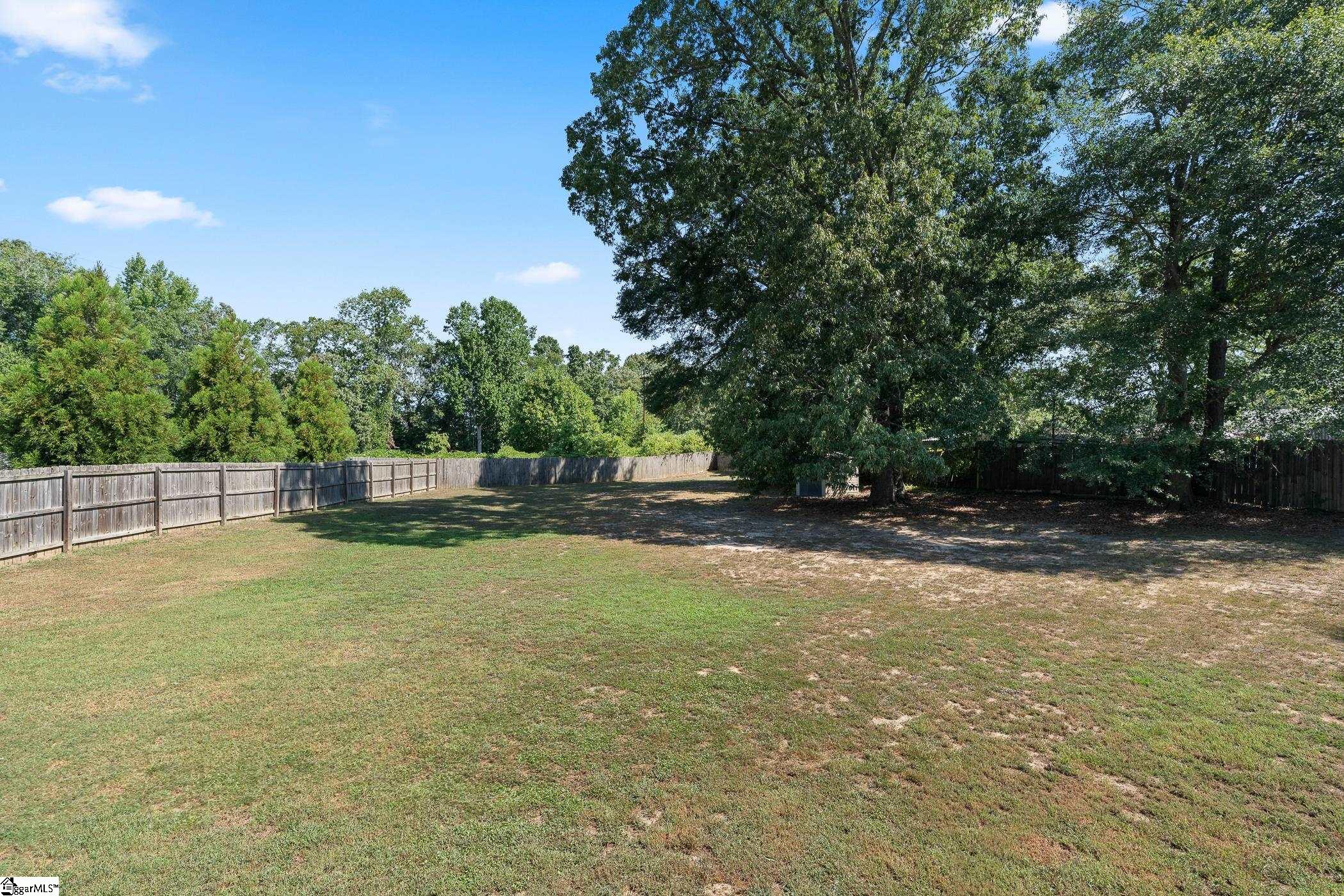242 Hillcrest Commons Way Spartanburg, SC 29307
