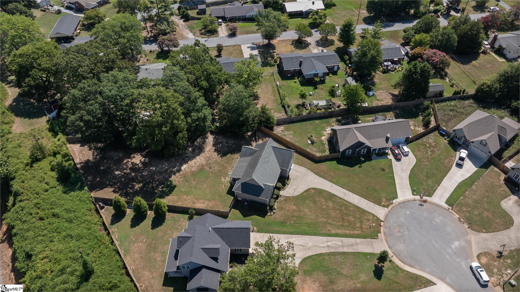 242 Hillcrest Commons Way Spartanburg, SC 29307