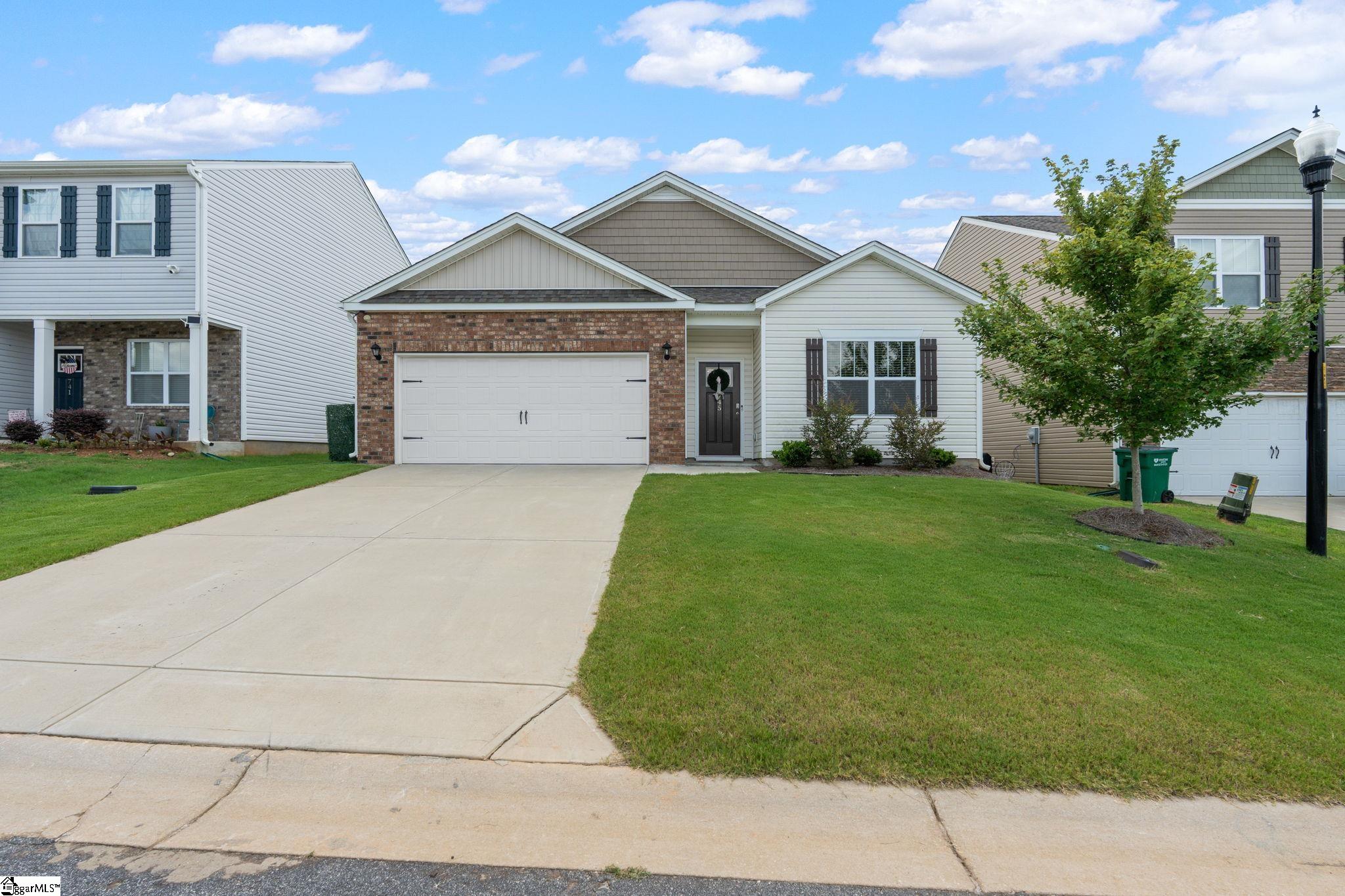 745 Rockhurst Way Woodruff, SC 29388