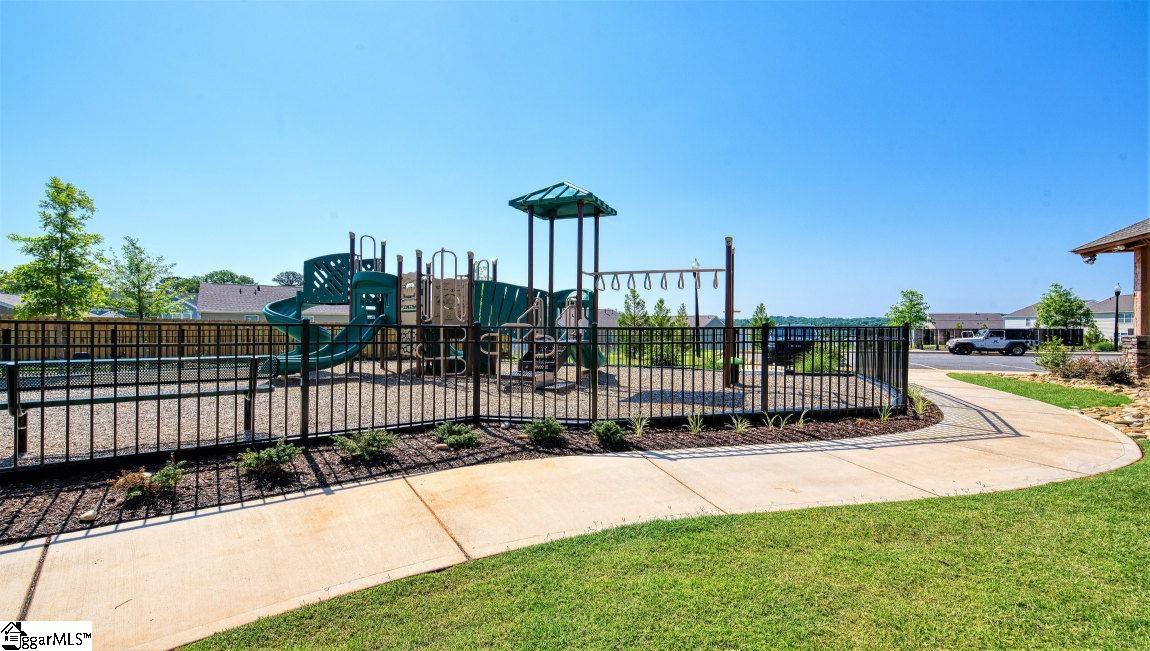 745 Rockhurst Way Woodruff, SC 29388