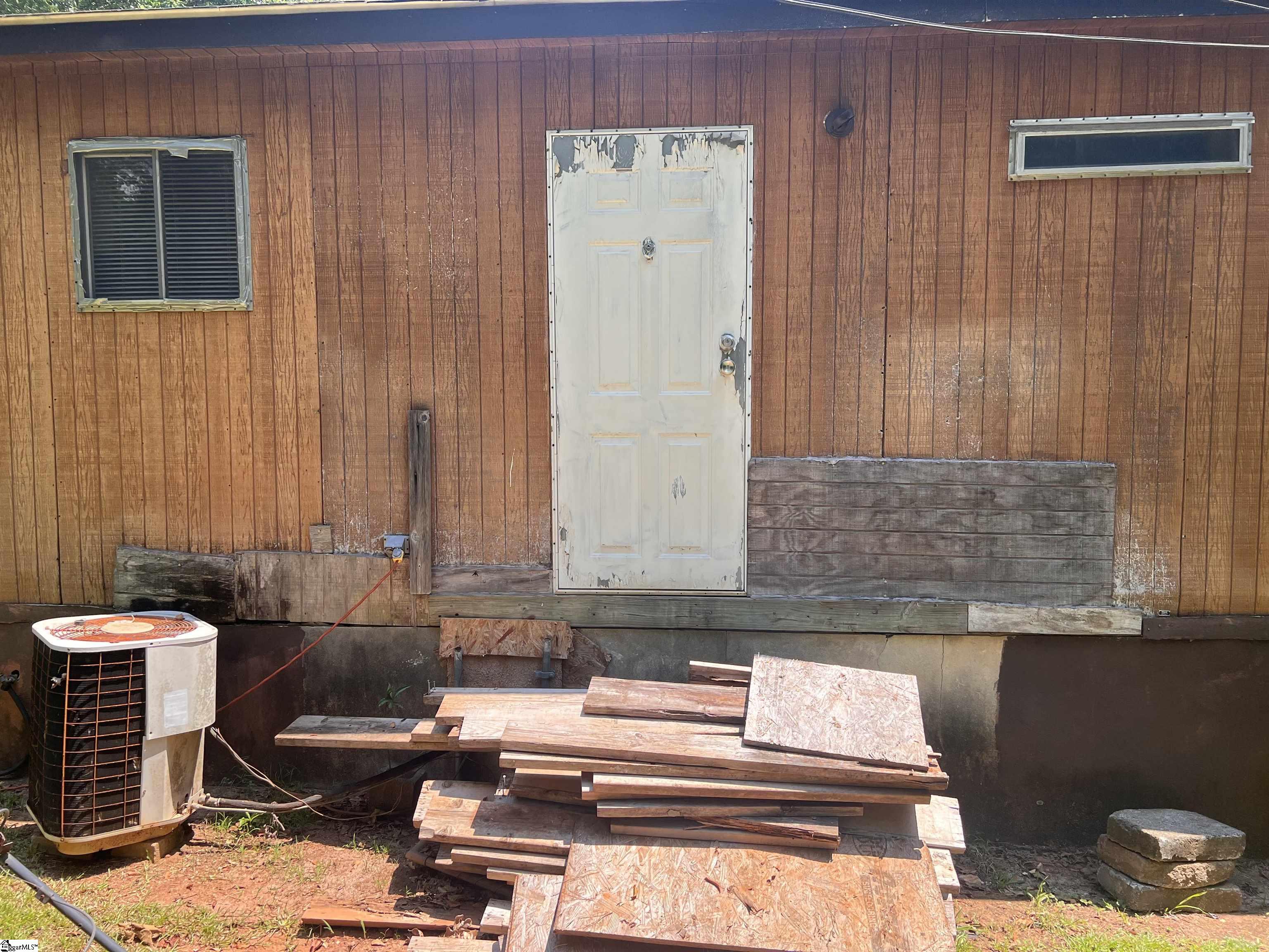 144 Davis Street Central, SC 29630